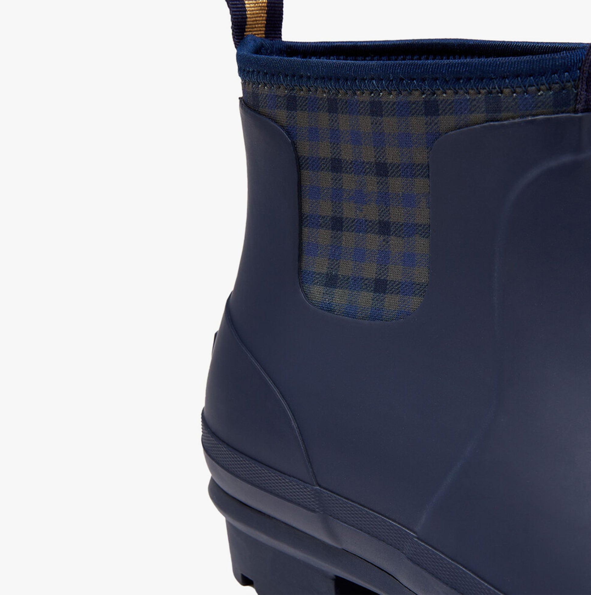 Joules FOXTON Womens Wellies Navy detailed view showing the rubber upper and check lining.