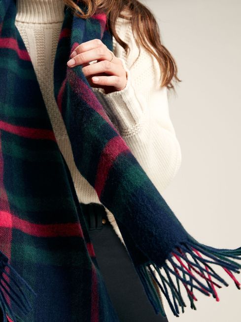 Joules LANGTREE Womens Scarf Navy Pink Check, detail view showcasing tasselled ends and check pattern.