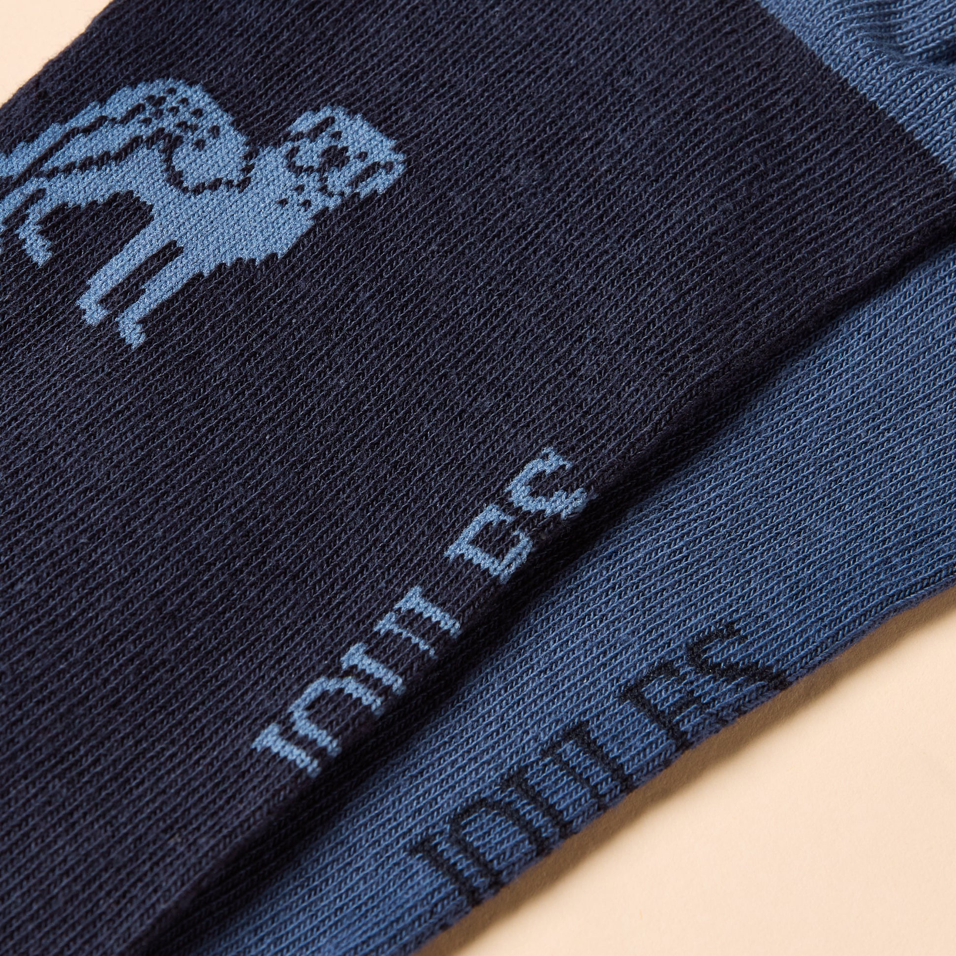 Joules KINGSBURY Mens Socks Blue detail view showing fabric and logo features.