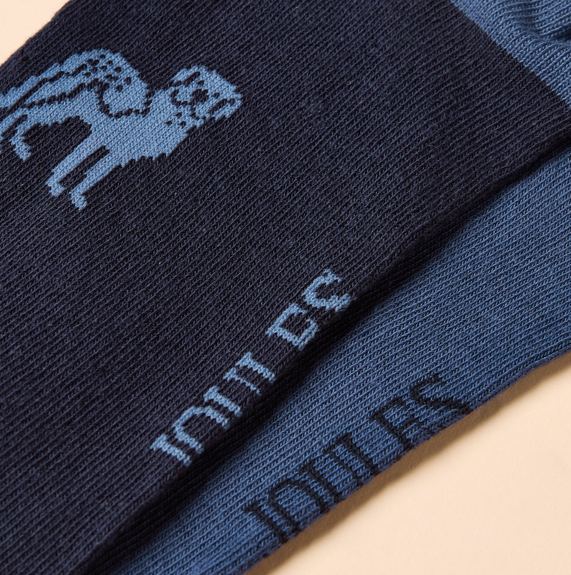 Joules KINGSBURY Mens Socks Blue detail view showing fabric and logo features.