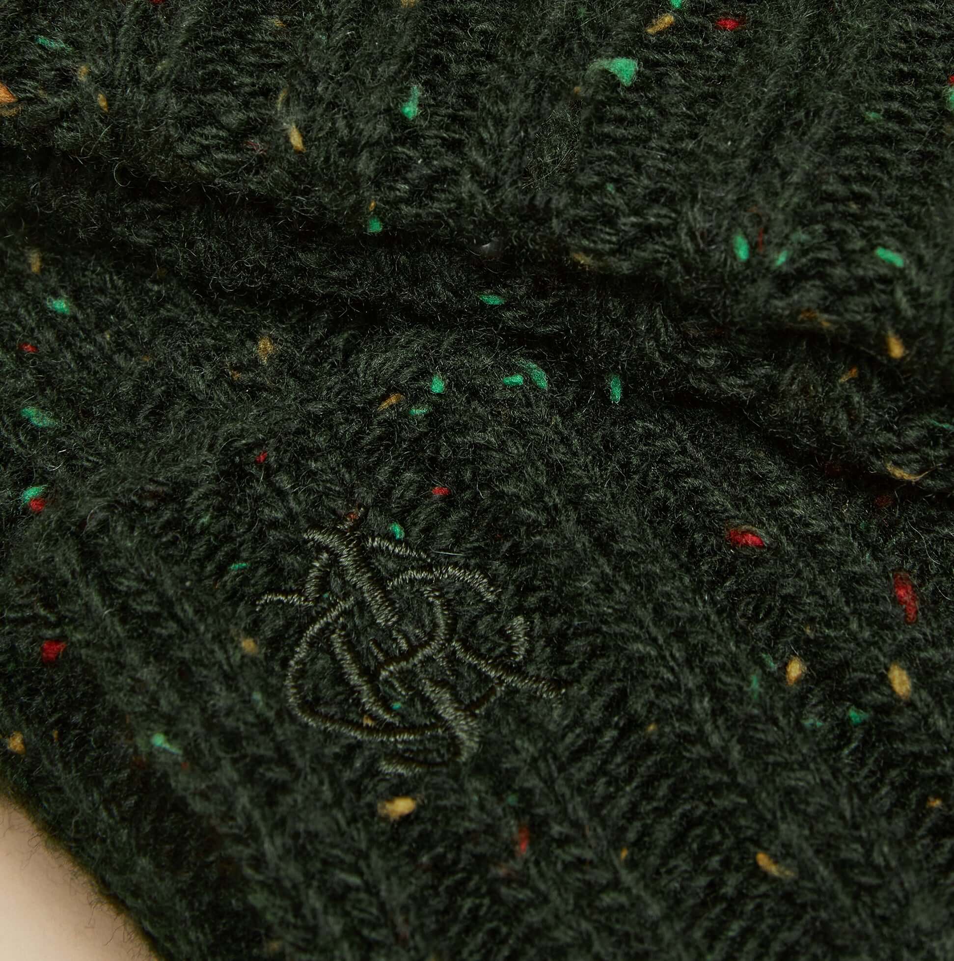 Joules HAMMOND Mens Gloves Green detail view showing texture and embroidered logo on fabric.