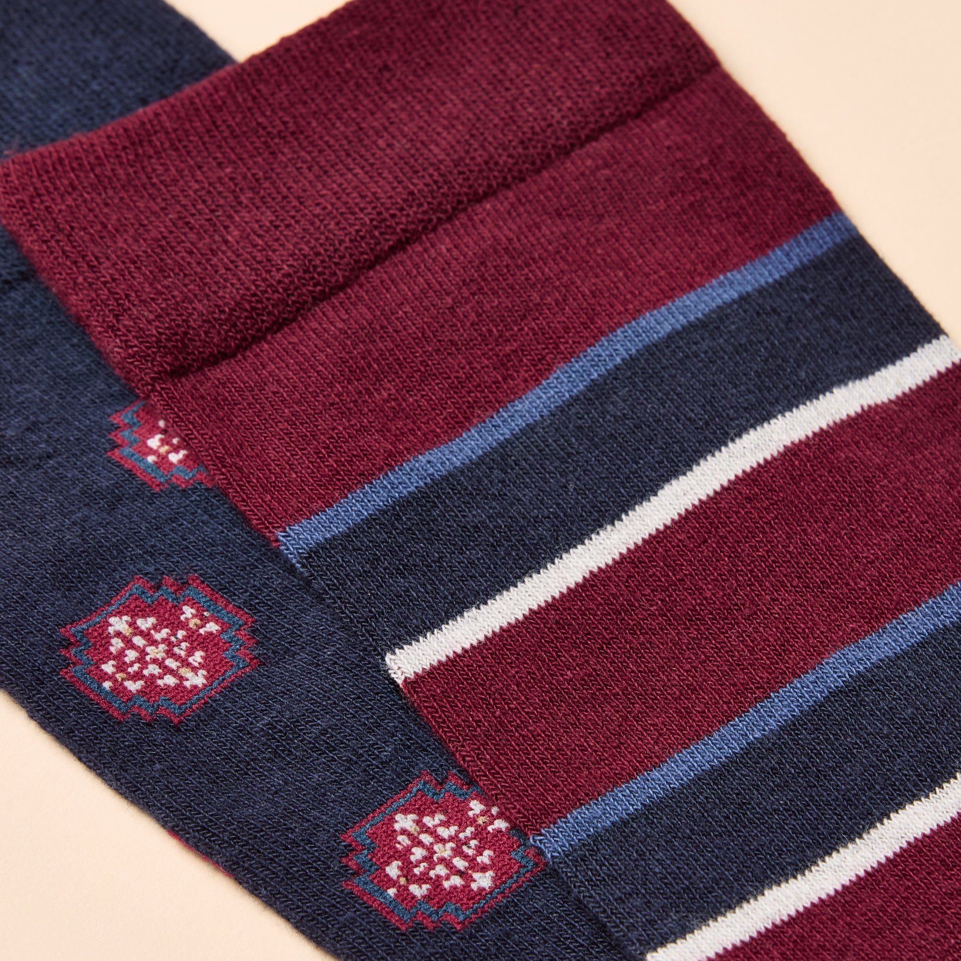 Joules KINGSBURY Mens Socks Navy detail view featuring striped and patterned design.