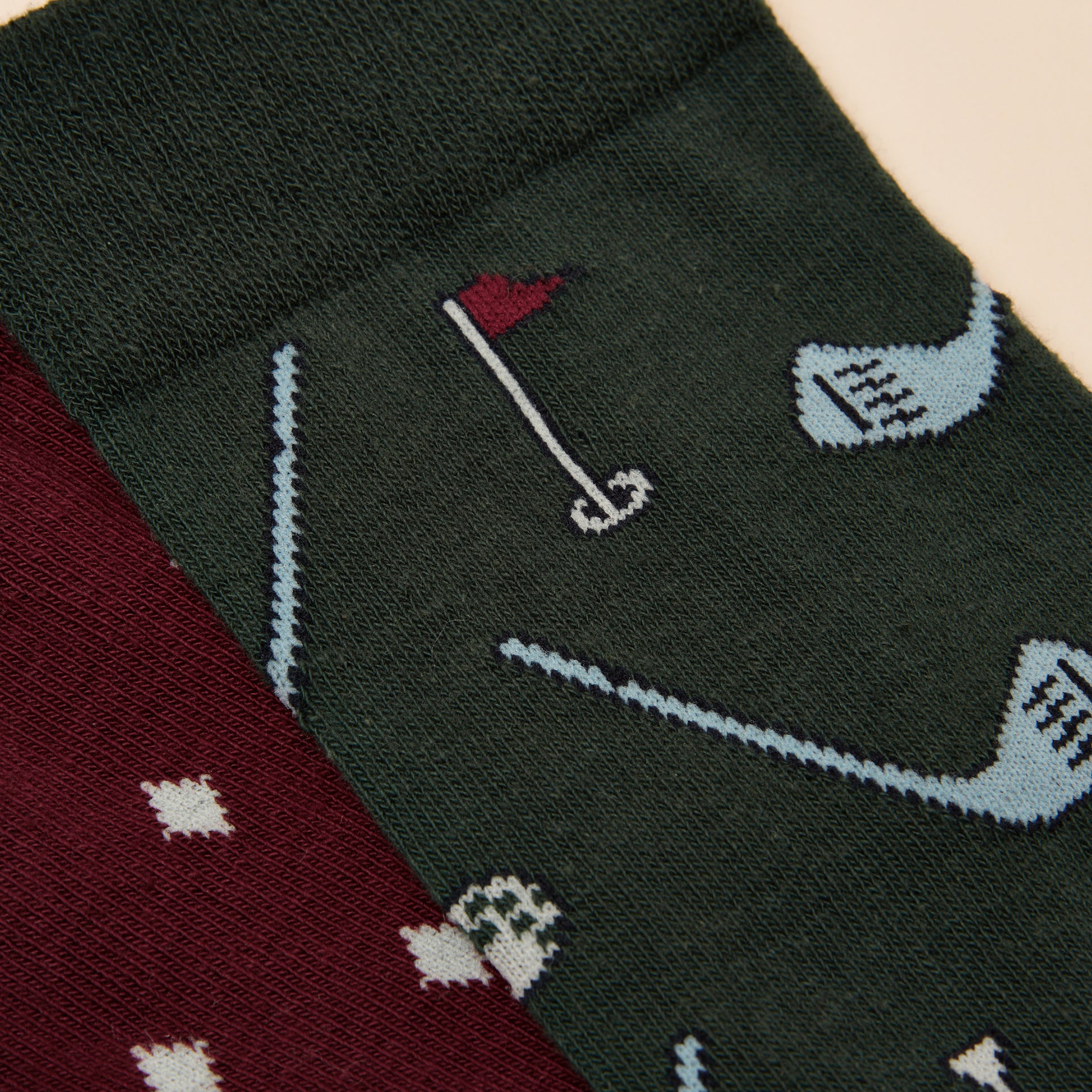 Joules KINGSBURY Mens Socks Red/Green detail view showing golf-themed patterns and colors.