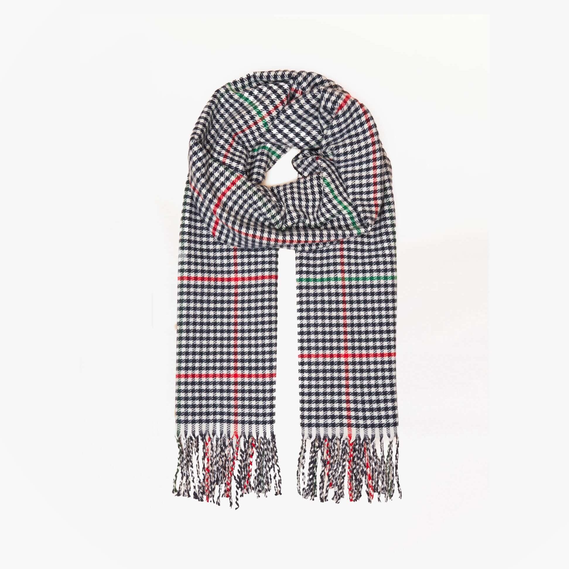Joules LANGTREE Mens Winter Cream/Navy front view of checkered scarf with fringes on ends.