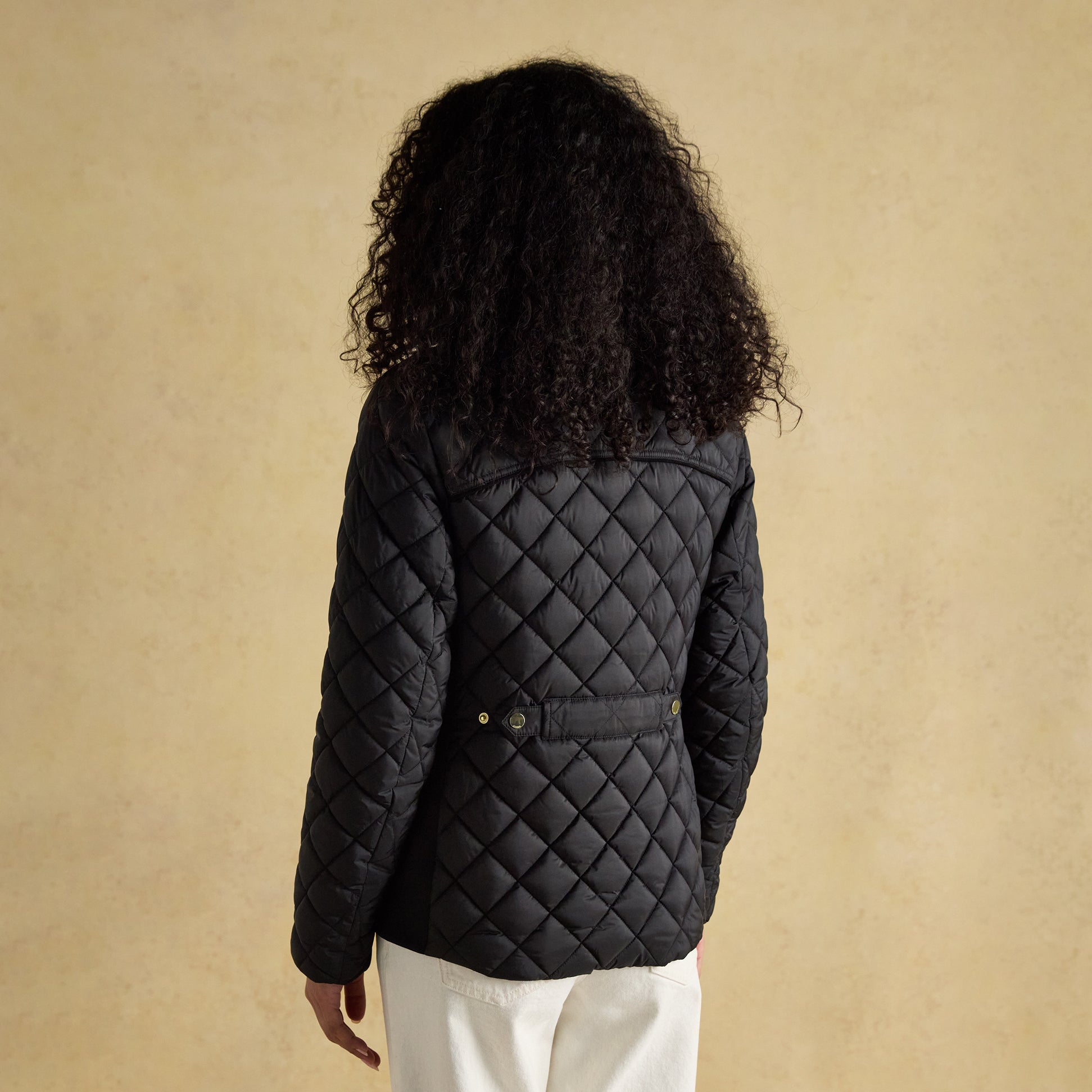 Joules BRAEMAR LUXE Womens Quilted Jacket Black back view with quilted design and side adjusters