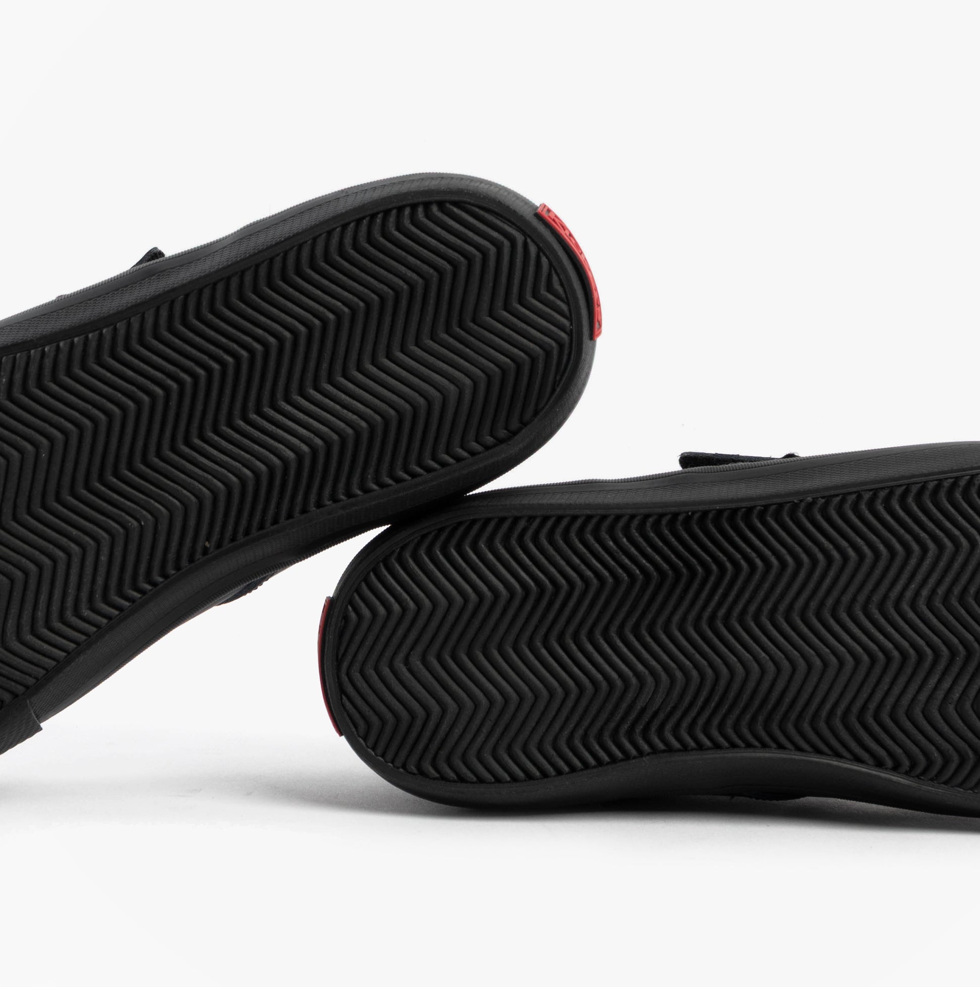 Kickers 117412 KODY TWIN Unisex School Shoes Black bottom view showing rubber sole design and texture.