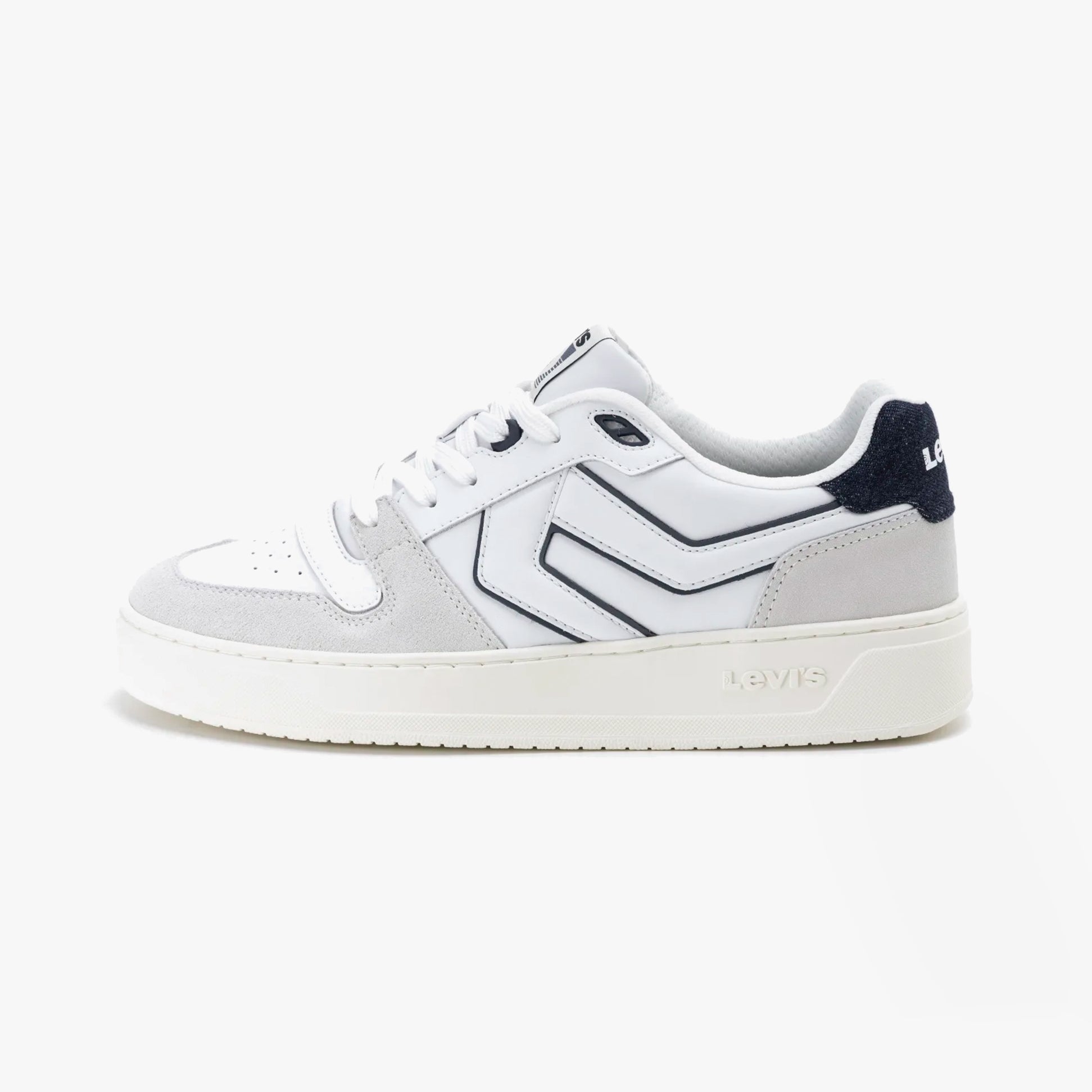 Levi's GLIDE L Womens Trainers Regular White side view, casual sneaker, leather and suede upper, round toe, lace-up design.