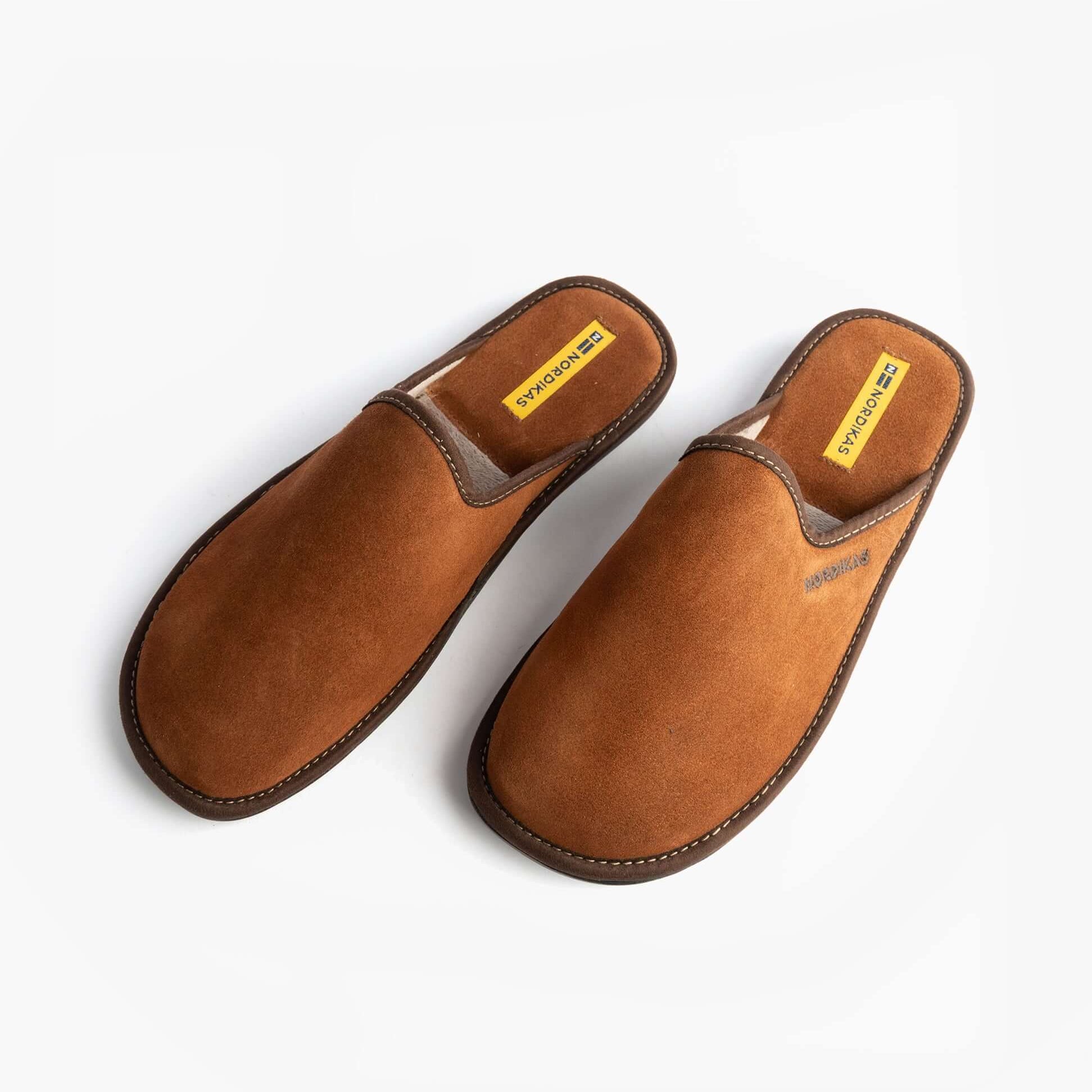 Nordikas 131 Mens Suede Mule Slippers Brown top view showing soft suede upper with slip-on design.