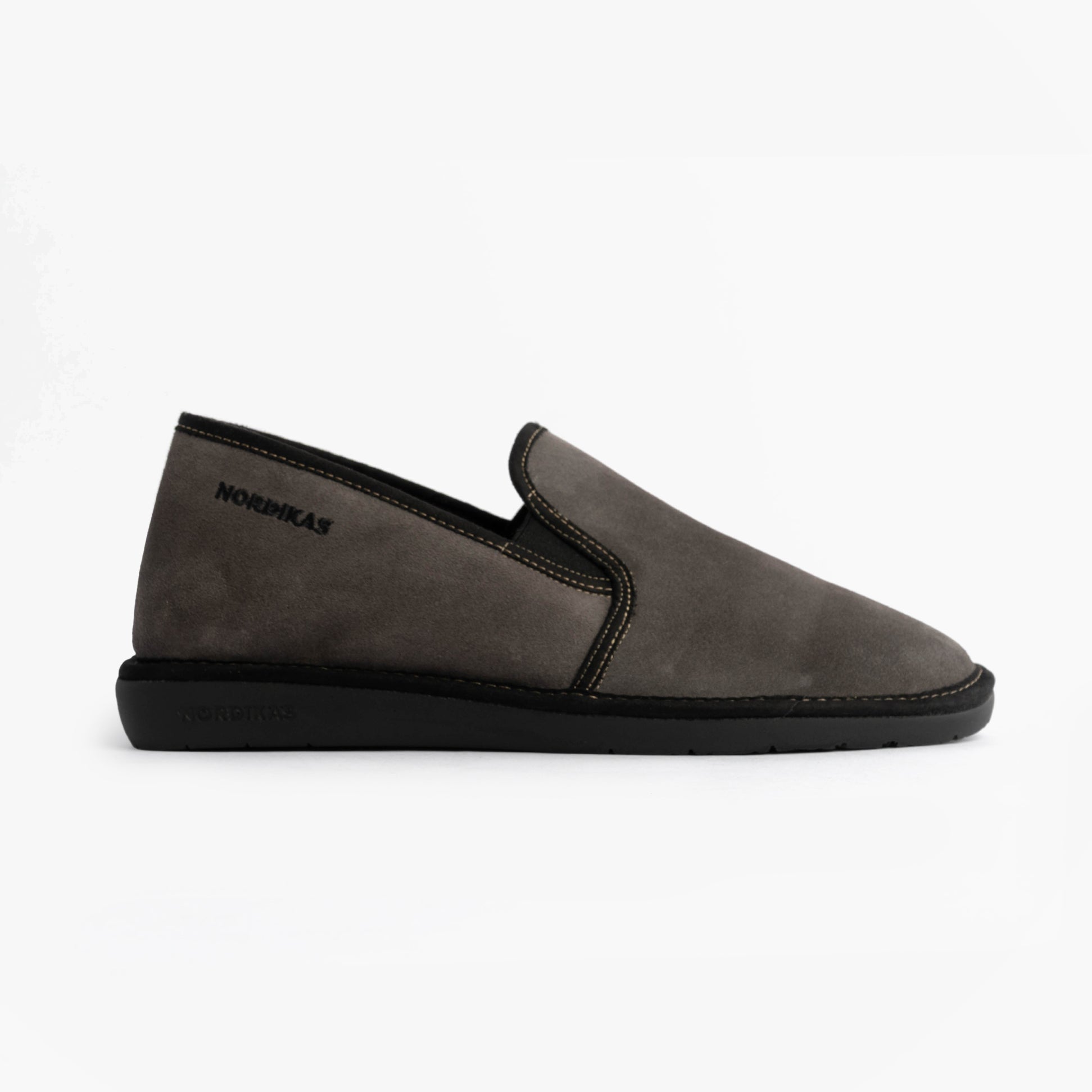 Nordikas 663 Mens Suede Full Slippers Grey, comfortable pull-on suede slippers with rubber sole and low heel, side view.