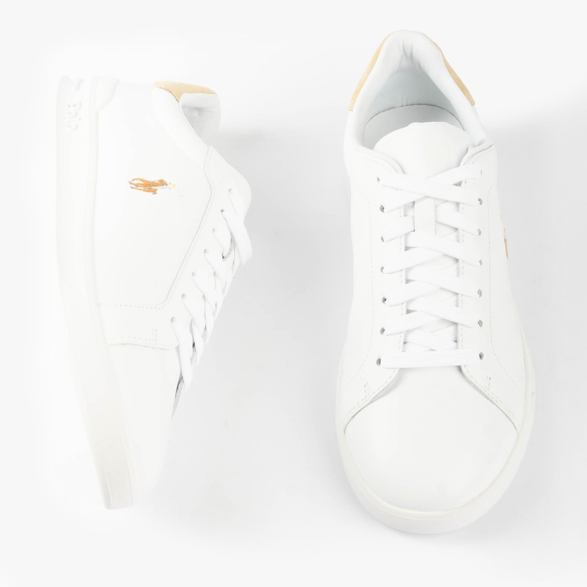 Polo Ralph Lauren HERITAGE COURT II Mens Trainers White/Bone top view of white leather trainers with lace-up closure.