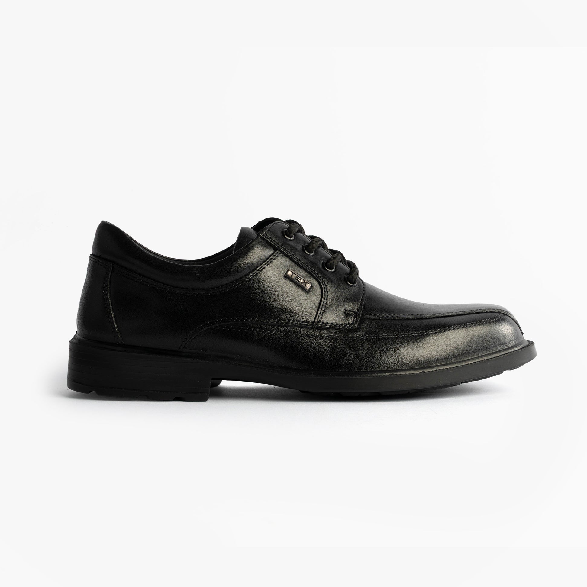 Roamers M601A Mens Shoes Black side view showcasing leather upper and lace-up closure.