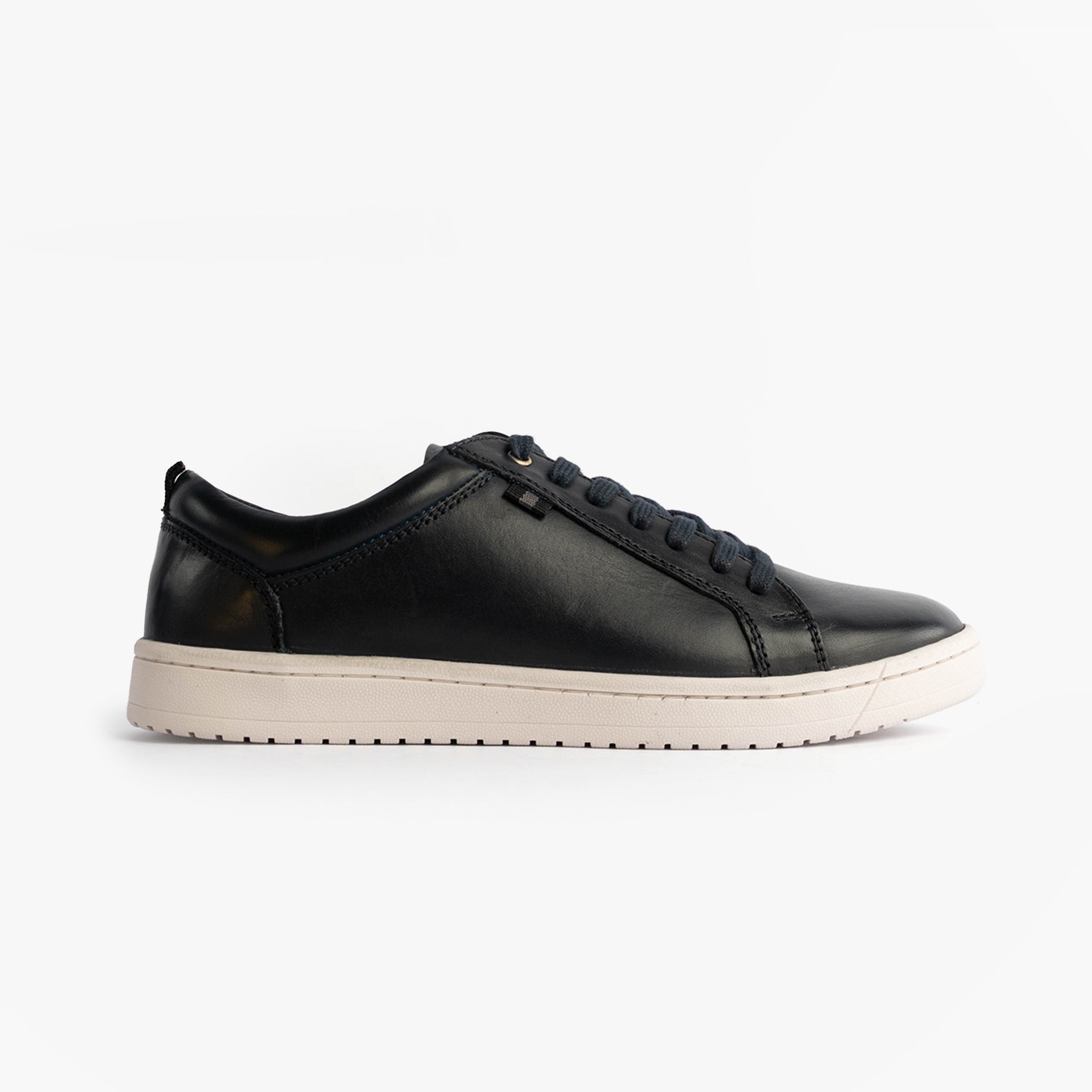 Roamers M799C Mens Trainers Navy side view casual leather trainers with lace-up closure.