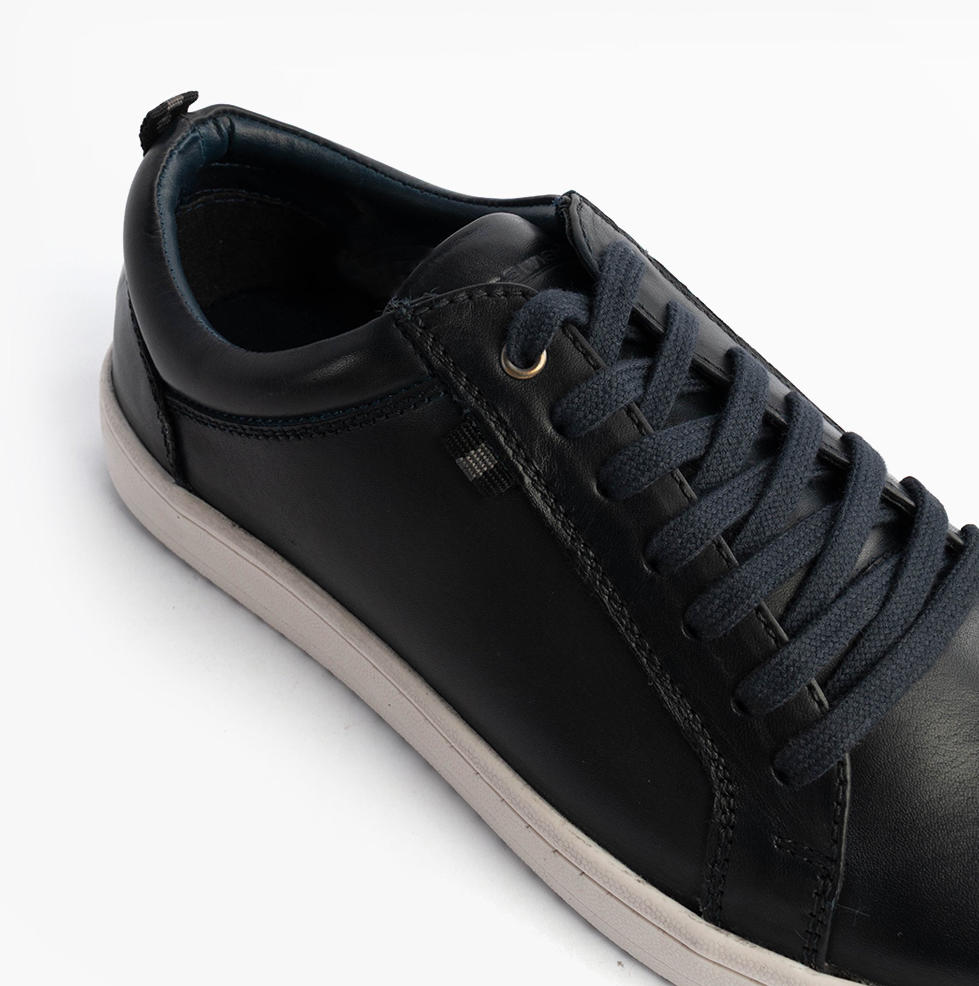 Roamers M799C Mens Trainers Navy close-up side view featuring lace-up design and leather upper.