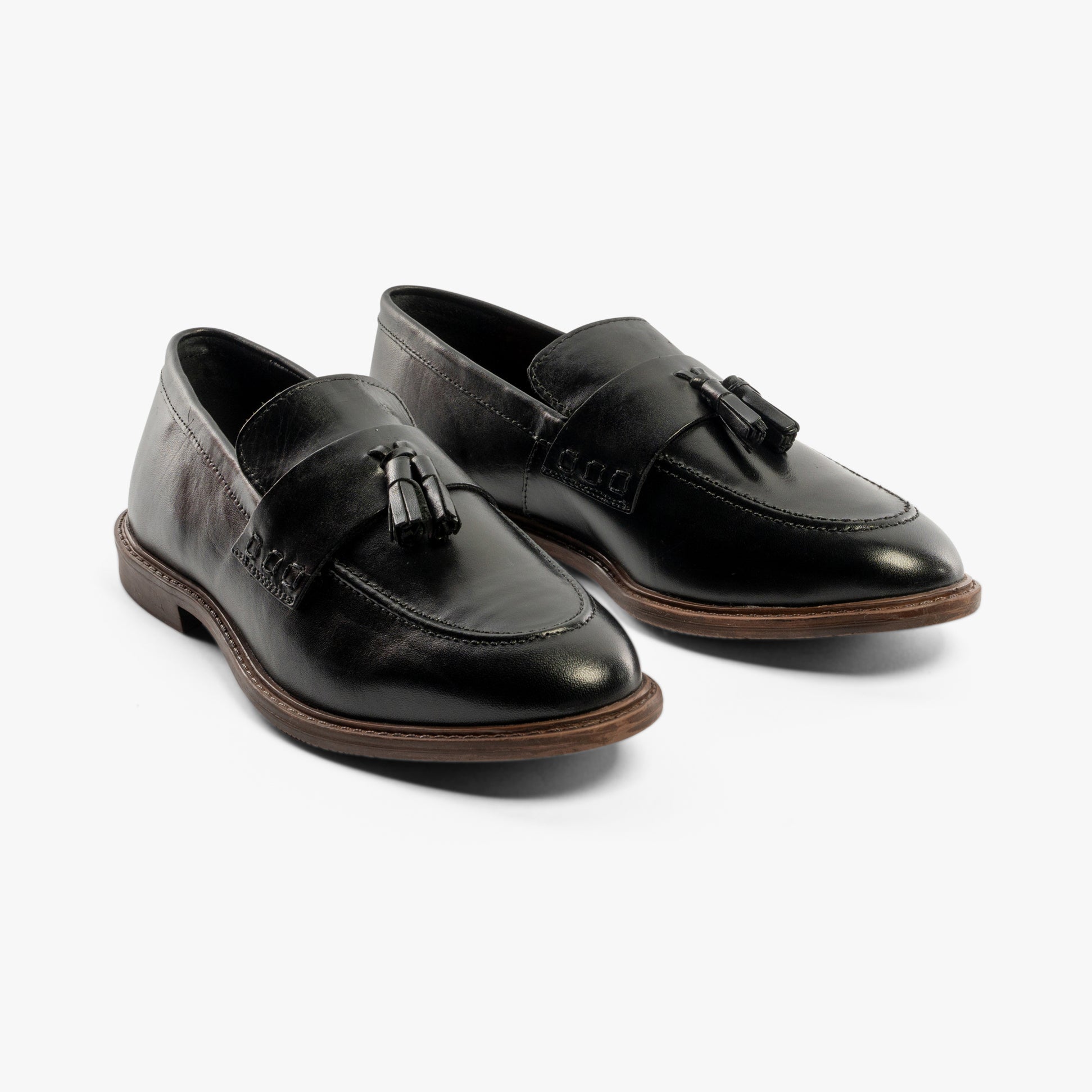 Silver Street London CHARLESTON Mens Loafers Black front view showcasing the chisel toe and tassel detailing.