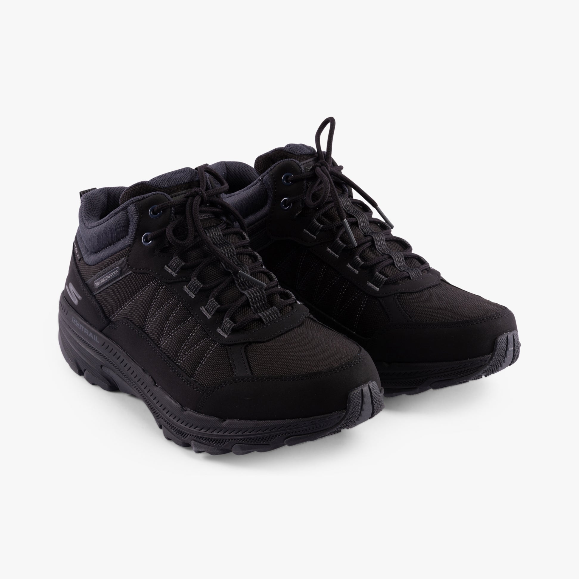 Skechers 129531/BKCC GO RUN TRAIL ALTITUDE 2.0 - Womens Trainers Black/Charcoal side view showcasing lace-up design and high-top shaft.