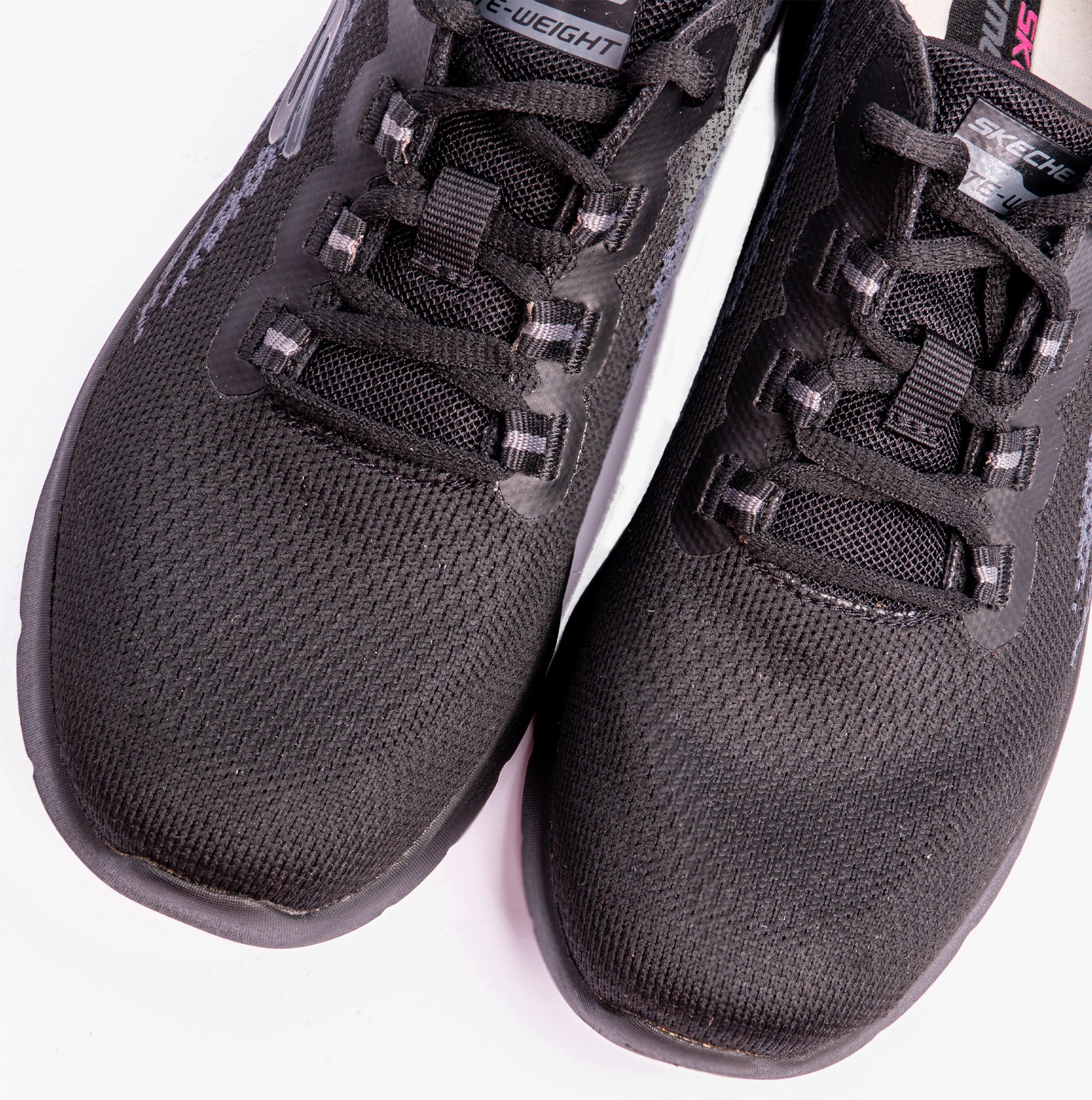 Skechers 149546/BBK DYNAMIGHT 2.0-DAYTIME STRIDE Womens Lace-Up Trainers Black