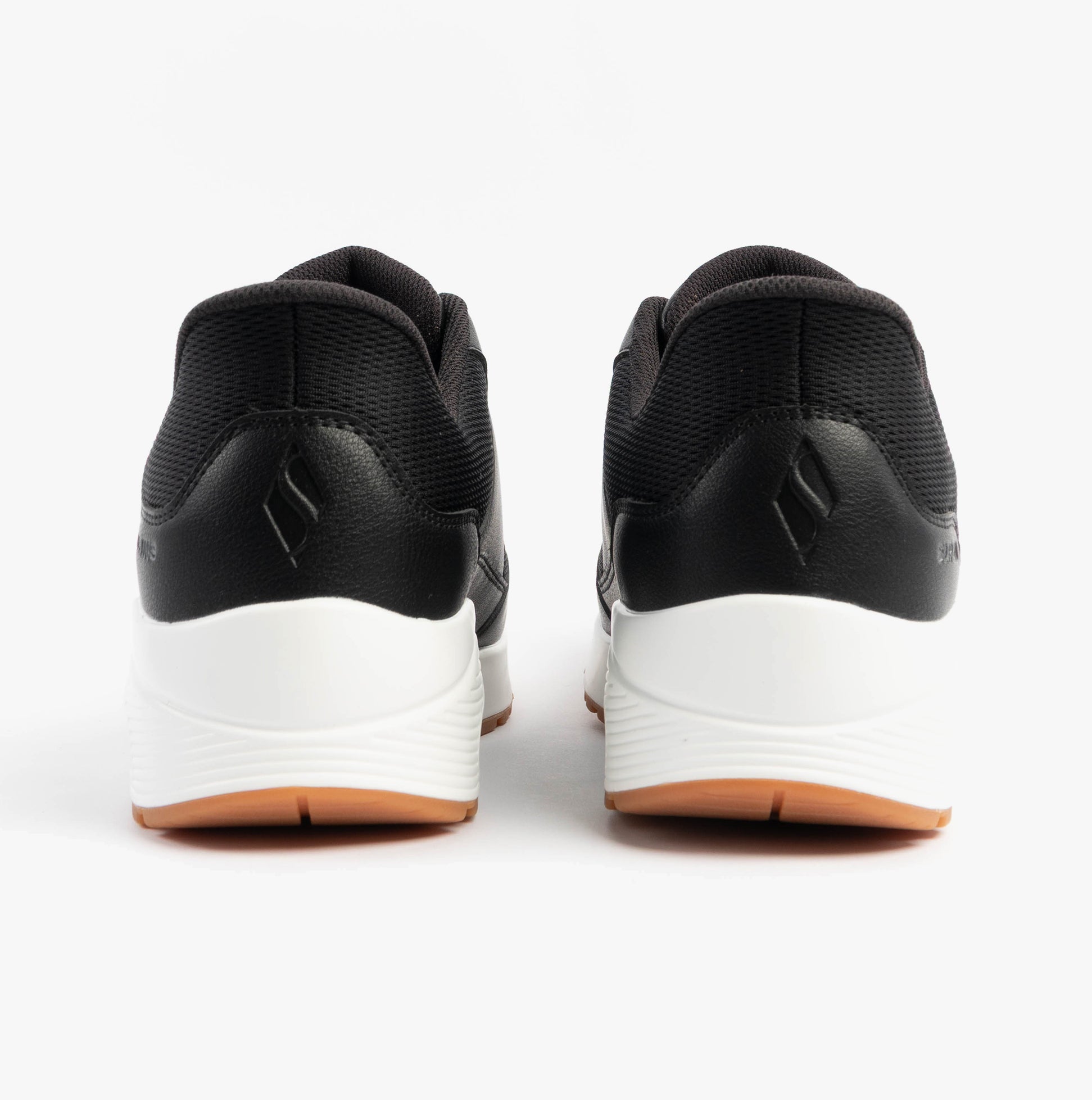 Skechers 183022/BLK UNO - BANKSIA Mens Trainers Black rear view showcasing synthetic leather and rubber sole.