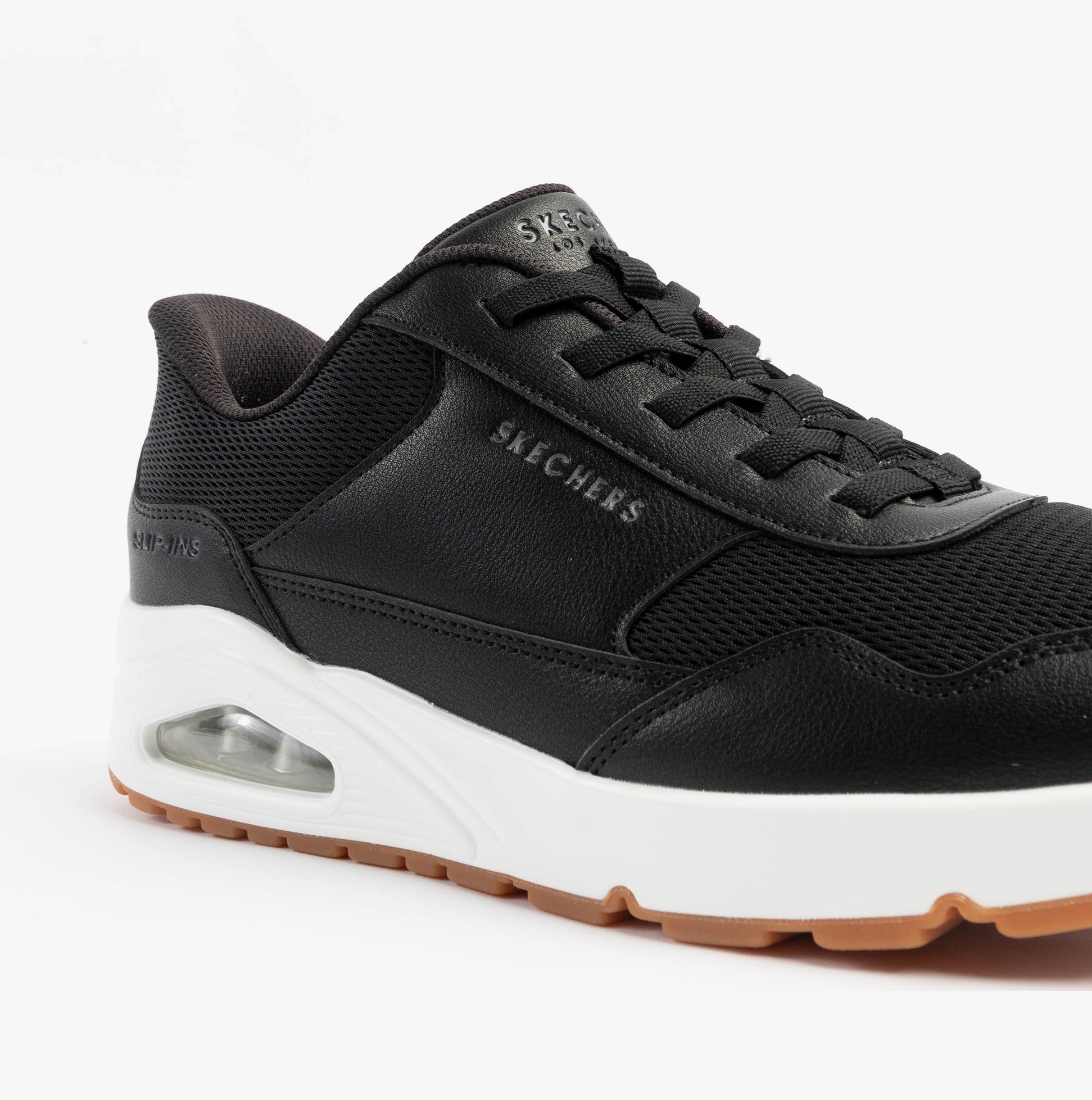 Skechers 183022/BLK UNO - BANKSIA Mens Trainers Black side view featuring synthetic leather and air-cooled memory foam.
