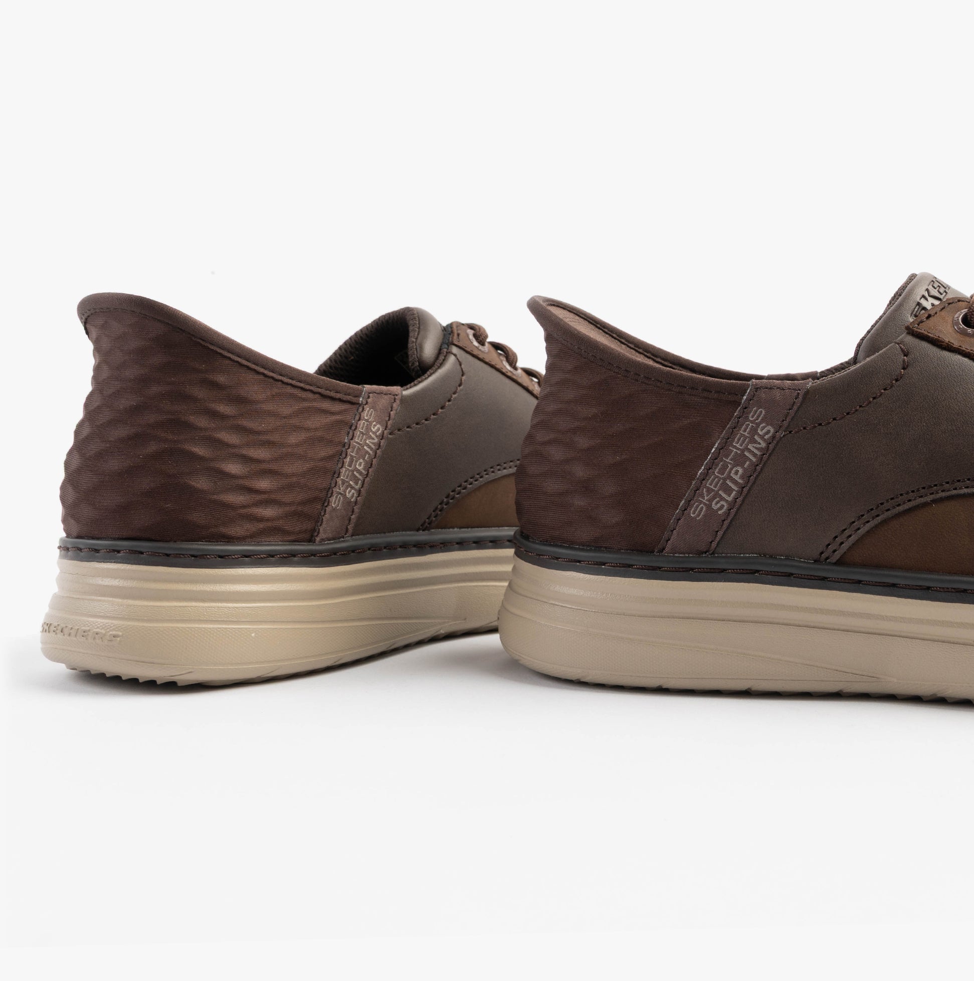 Skechers 205279/COC HYLAND - RADLEY Mens Trainers Cocoa side view showcasing the leather upper and rubber sole.