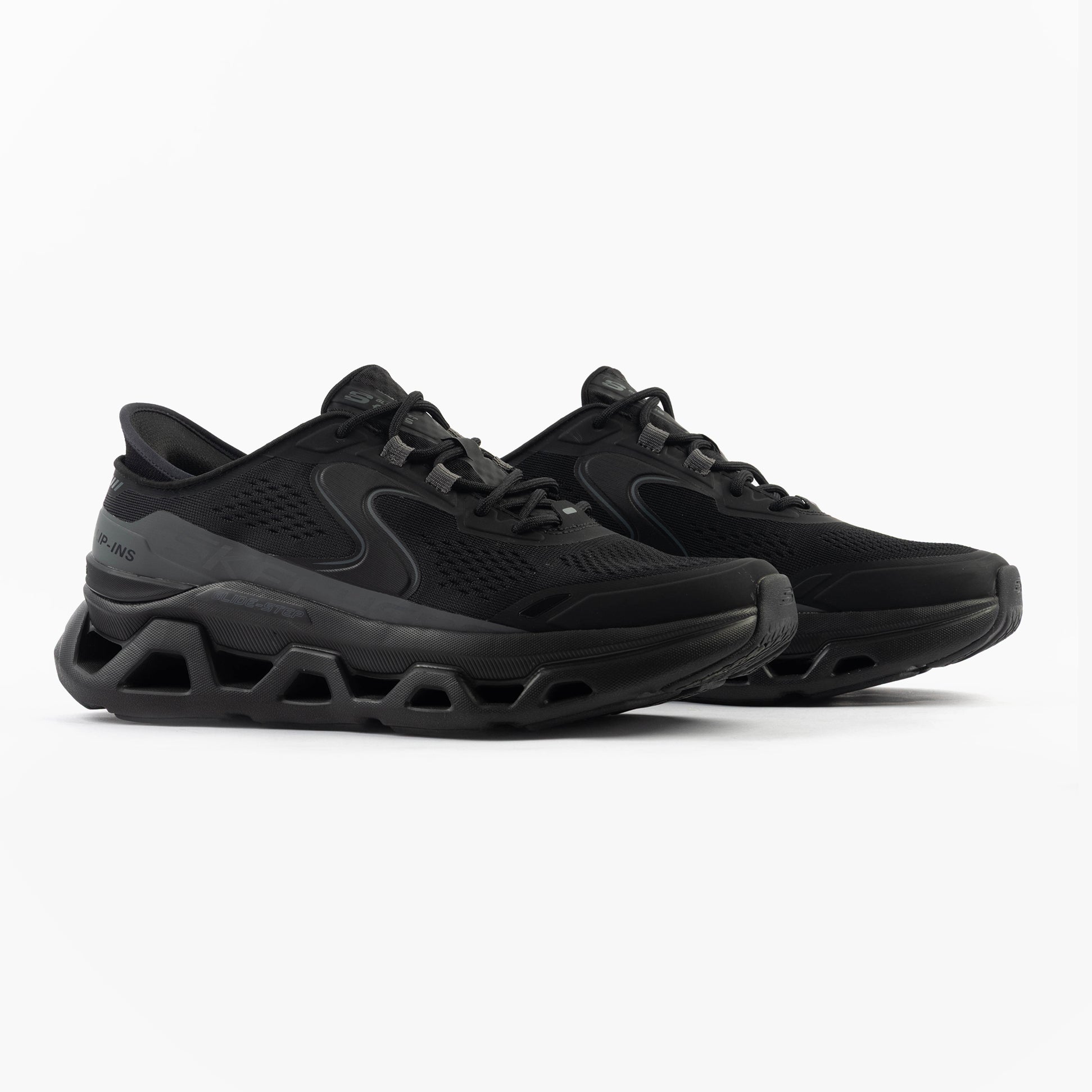 Skechers 232921/BBK GLIDE-STEP ALTUS Mens Trainers Black side view showcasing synthetic mesh upper and lace-up closure.