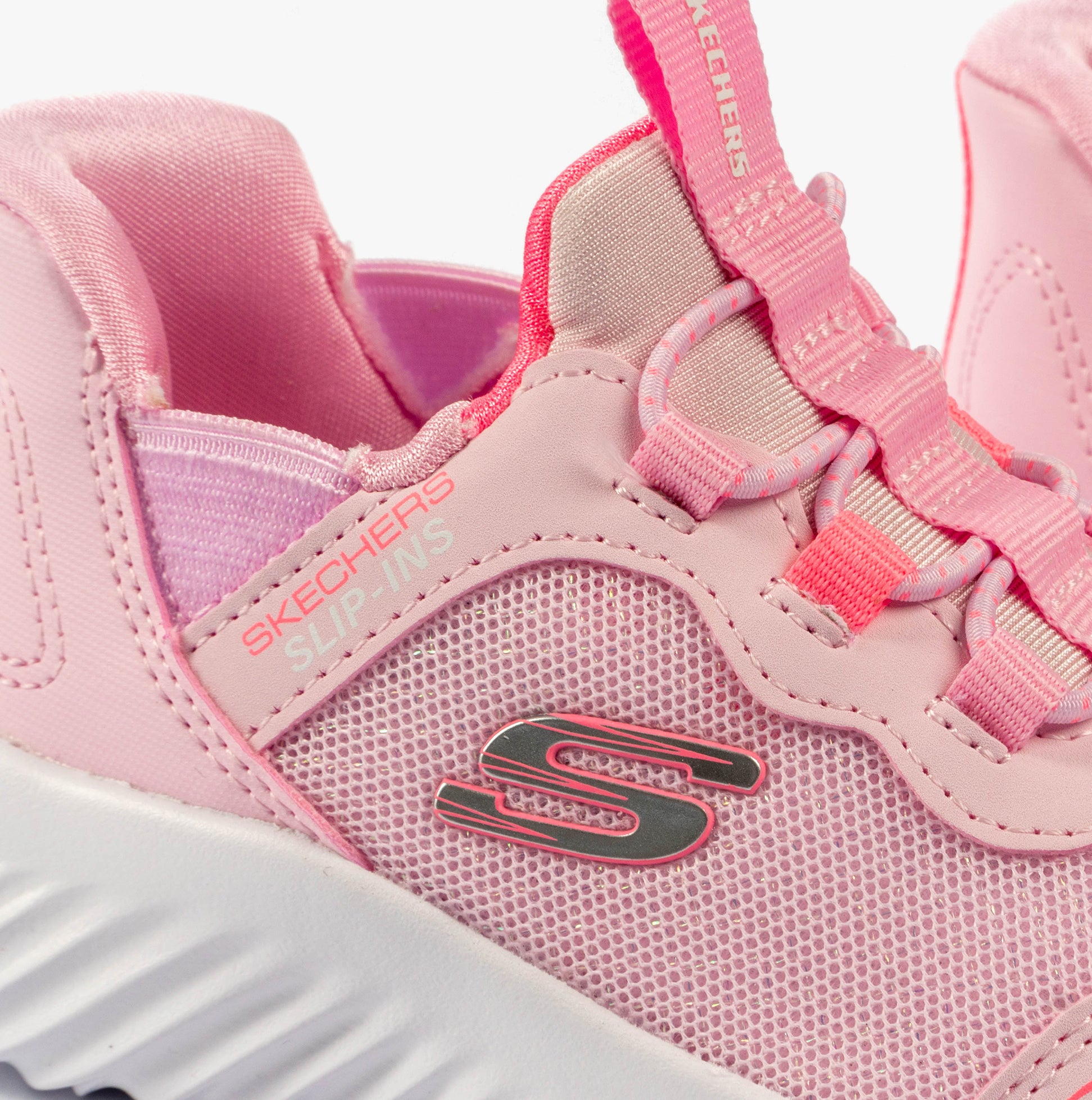 Skechers 303585N/LTPK BOUNDER - SIMPLE CUTE Girls Trainers Light Pink close-up view showcasing the bungee stretch laces and mesh details.
