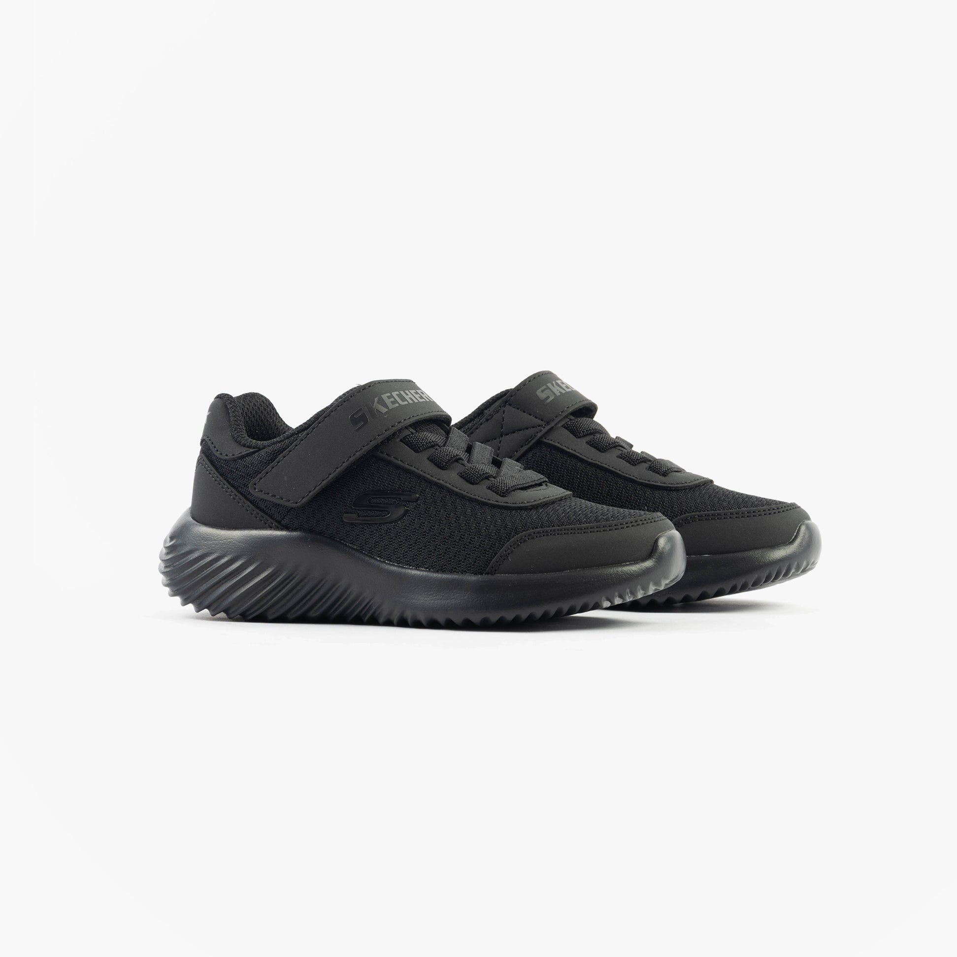 Skechers 403908L/BBK BOUNDER - TREKZIC Boys Trainers Black front view showing casual style with synthetic mesh upper.