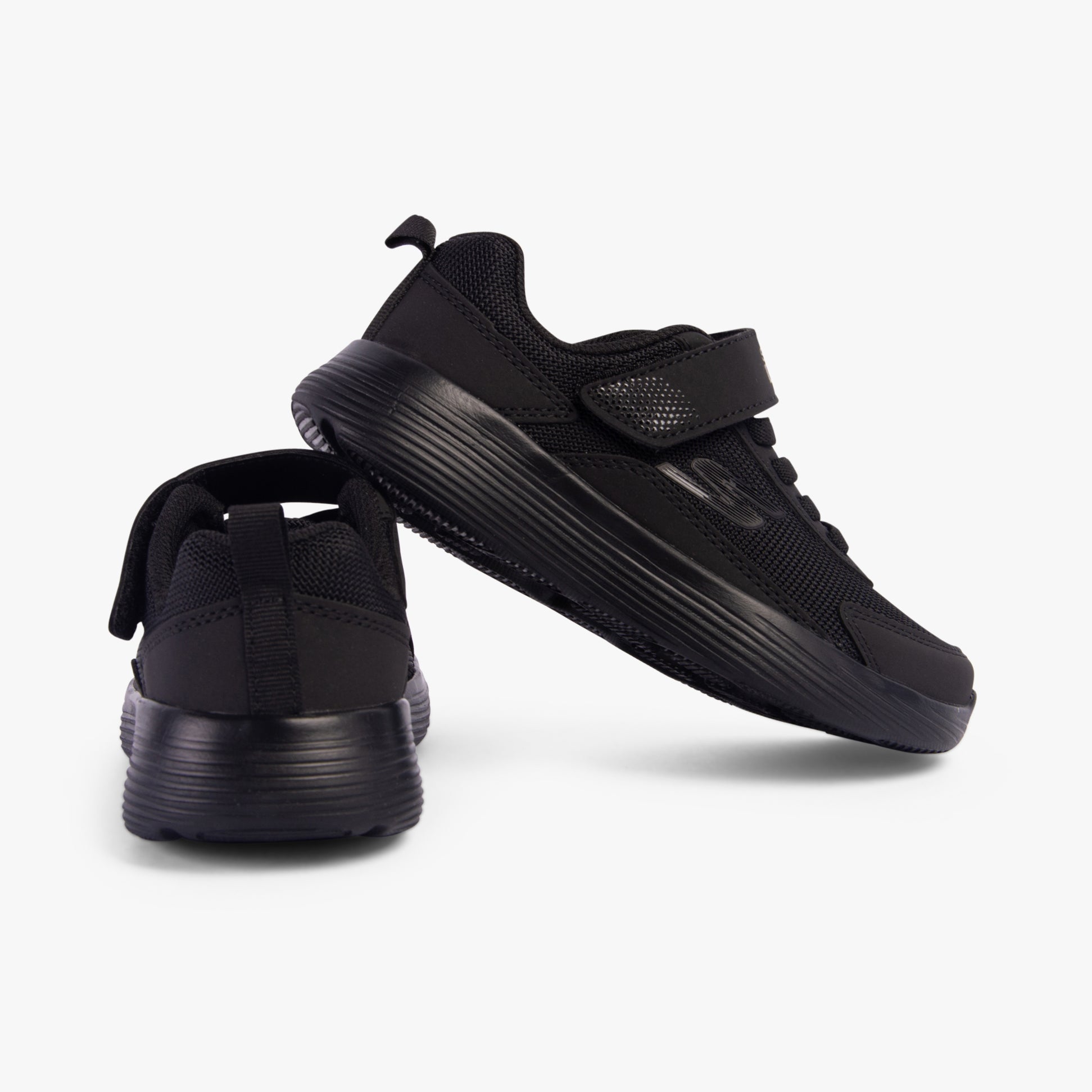Skechers 405094L/BBK GO RUN 400 V2 - STRARVO Boys Trainers Black side view showcasing lightweight design and round toe.