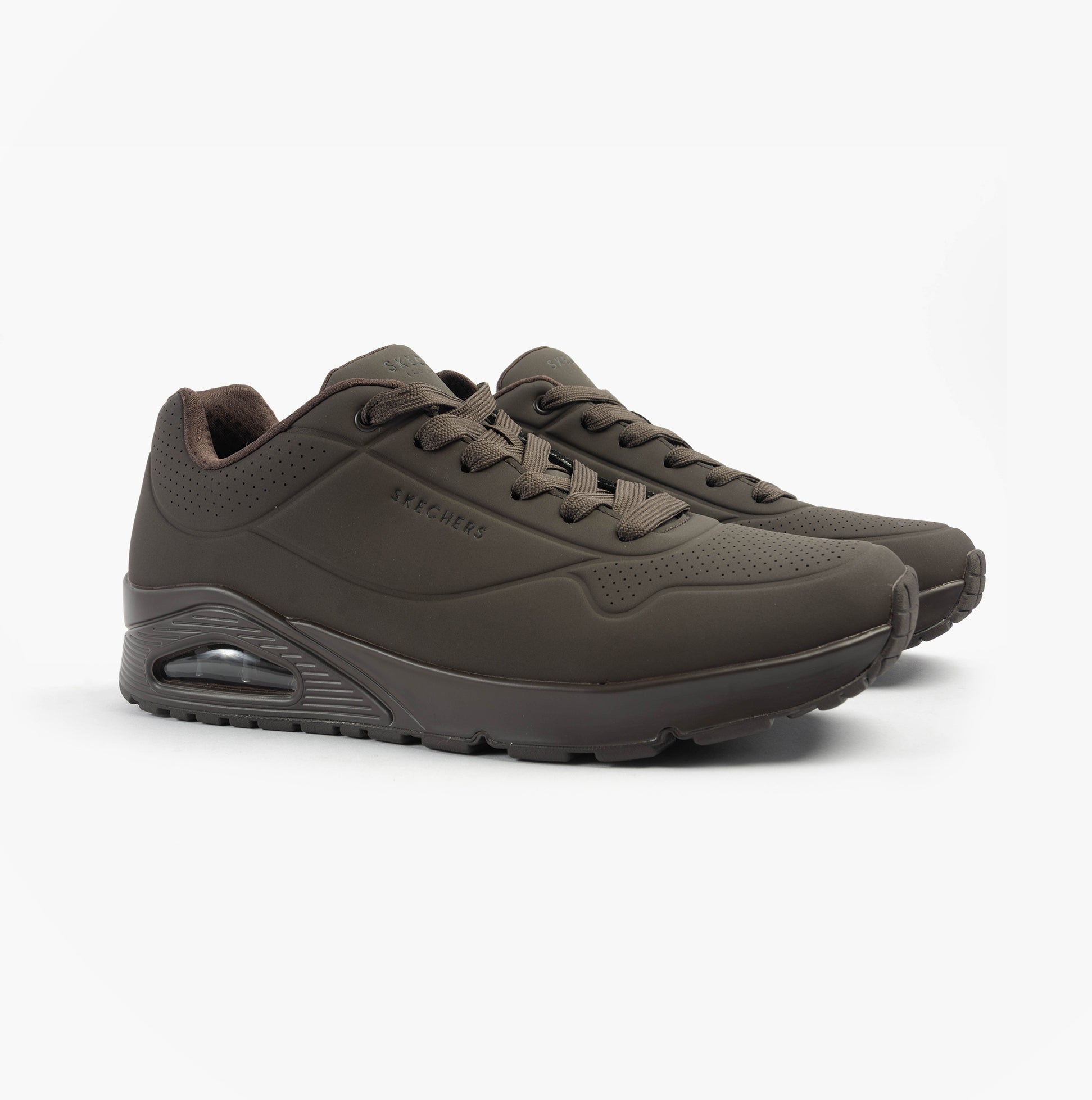 Skechers 52458/CHOC UNO - STAND ON AIR Mens Trainers Chocolate side view showing synthetic leather and lace-up closure.
