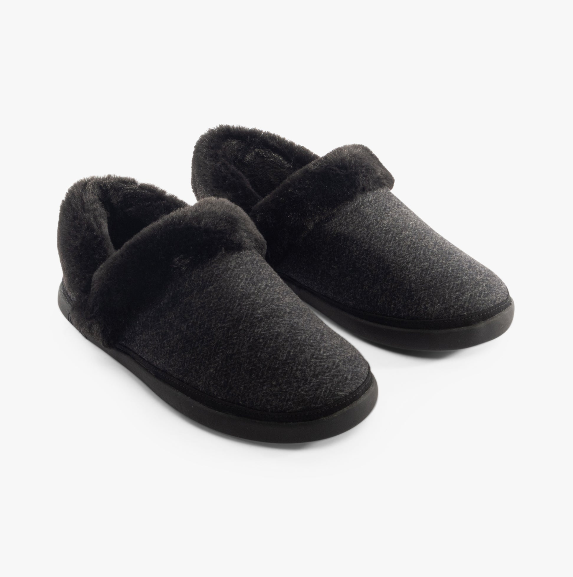 TOMS OSLO Womens Slippers Black, front view with cozy textile upper and soft lining, featuring slip-on style.