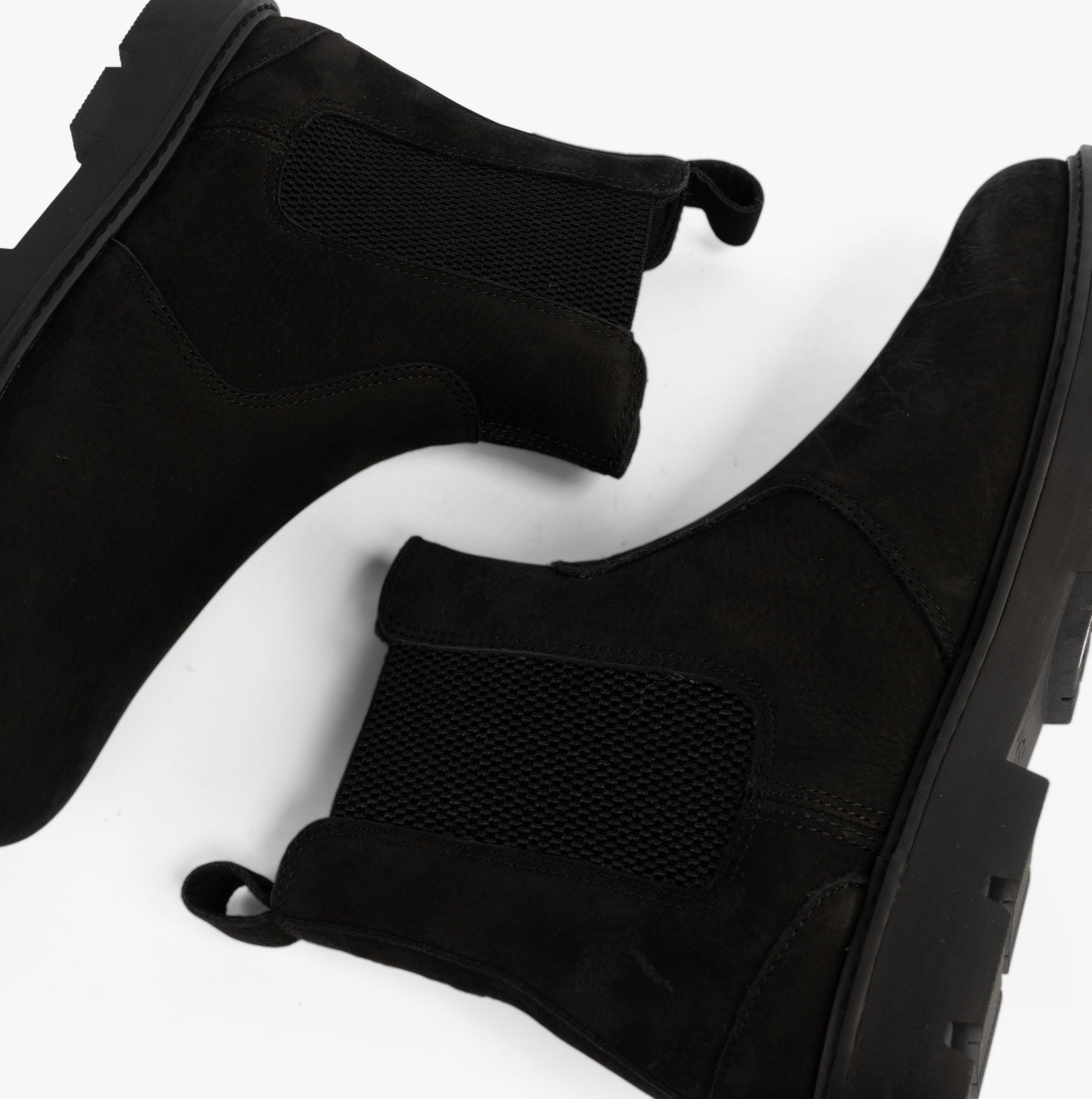 TOMS GRIFFIN Mens Boots Black, side view of suede Chelsea boots with elasticated side panel and rubber sole