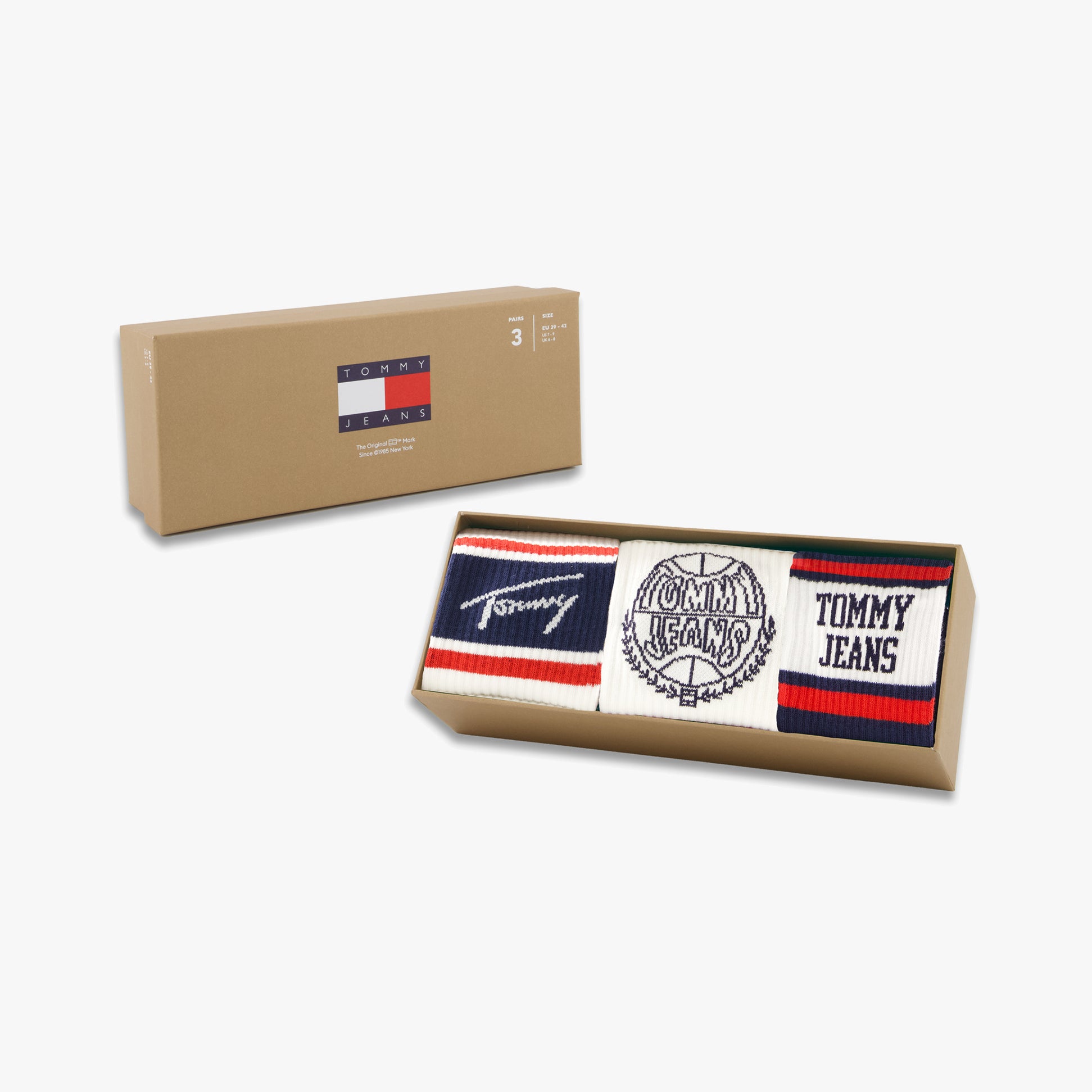 Tommy Hilfiger 3 Pack College Giftbox Mens Socks White in a gift box, showcasing three pairs of stylish socks.