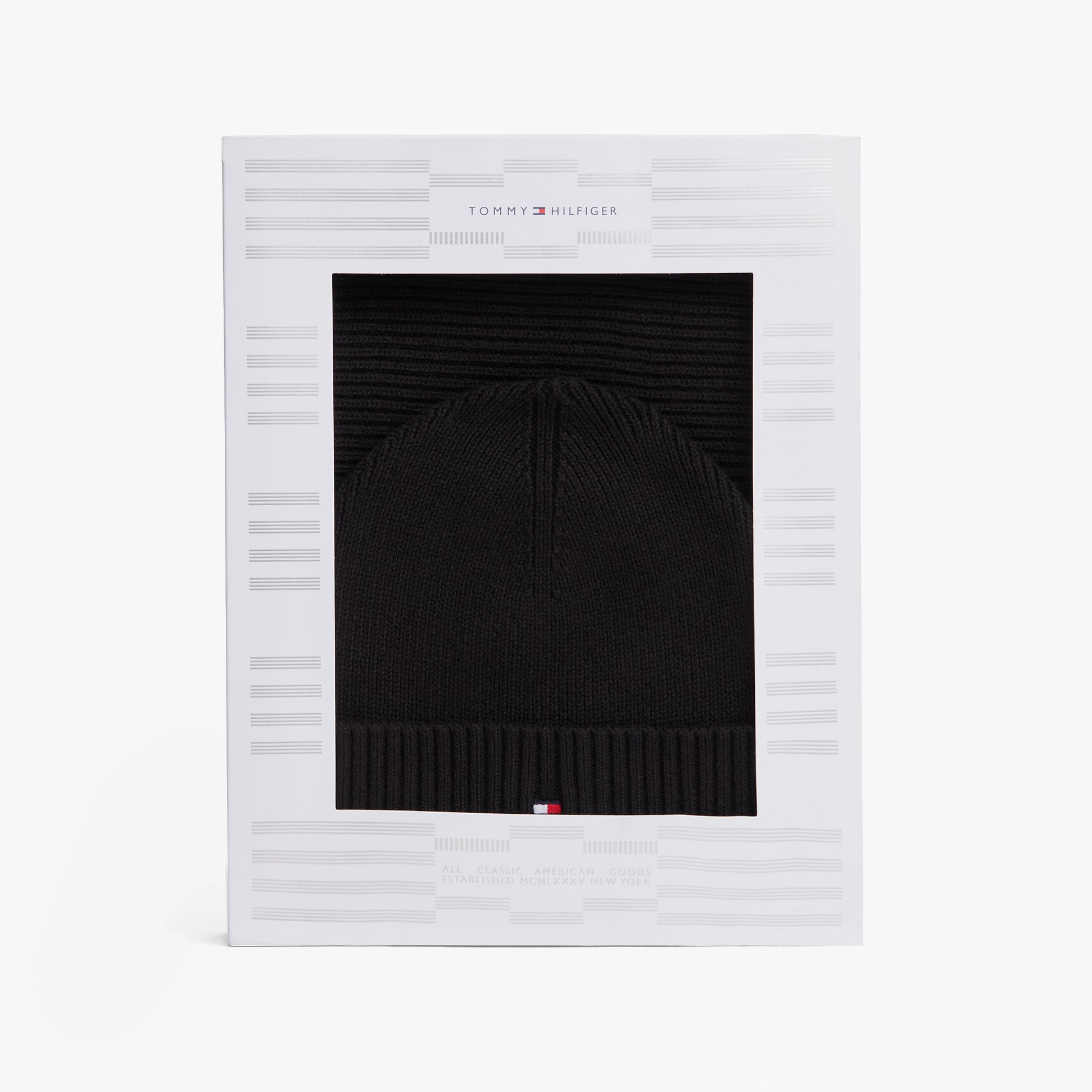 Tommy Hilfiger AM0AM13807 TH FLAG BEANIE & SCA Mens Beanie Black in gift box, front view.