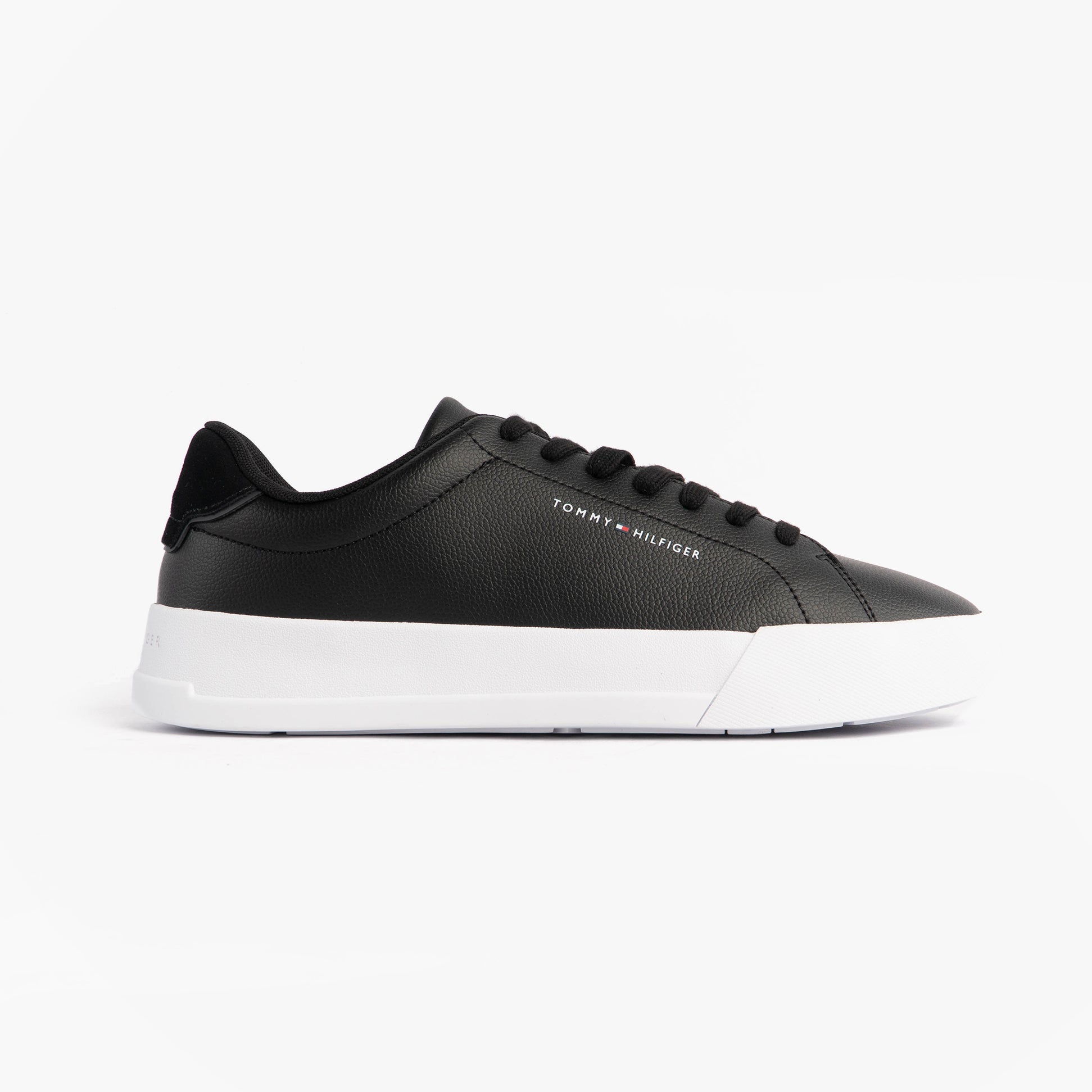 Tommy Hilfiger TH COURT LTH DETAIL Mens Trainers Black side view showcasing leather upper and lace-up closure.