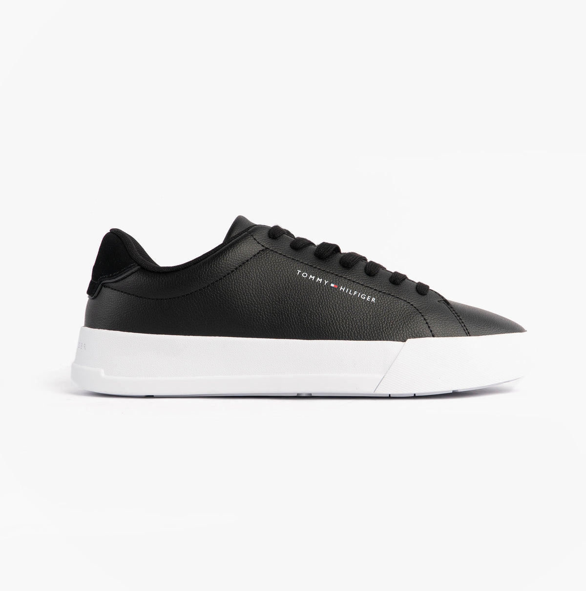 Tommy Hilfiger TH COURT LTH DETAIL Mens Trainers Black side view showcasing leather upper and lace-up closure.