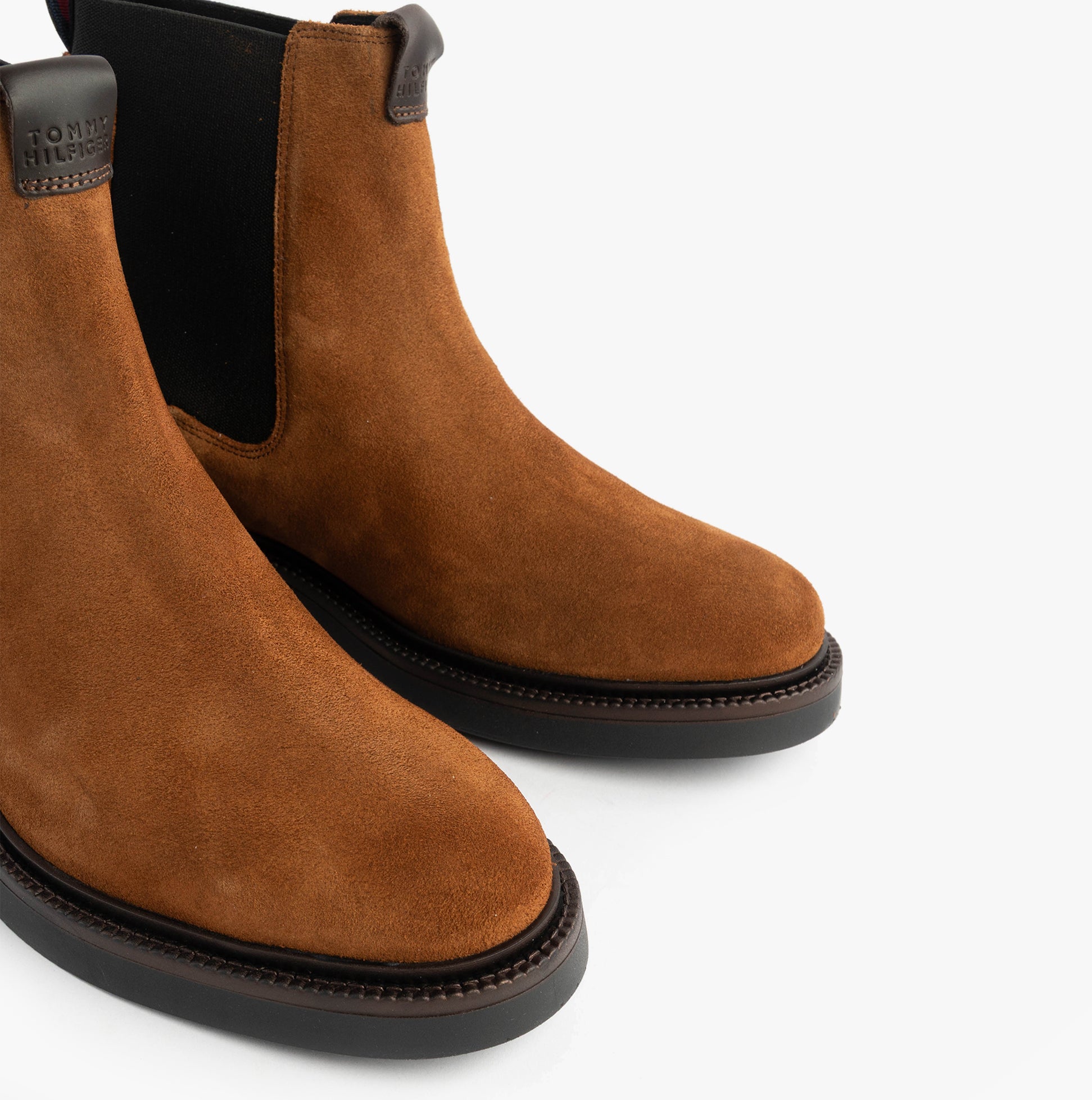 Tommy Hilfiger HILFIGER COMFORT Mens Suede Chelsea Boots Coconut Grove side view showing suede upper and round toe.
