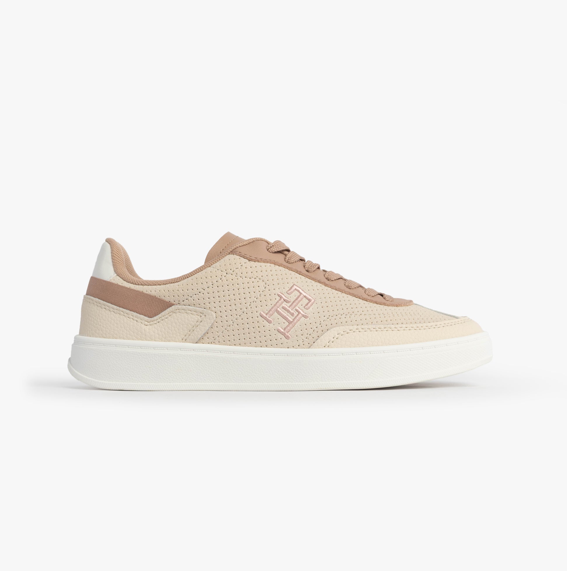 Tommy Hilfiger TH MONOGRAM Trainer Womens Trainers Muslin/Claystone side view with lace-up closure, low top design in beige shades.