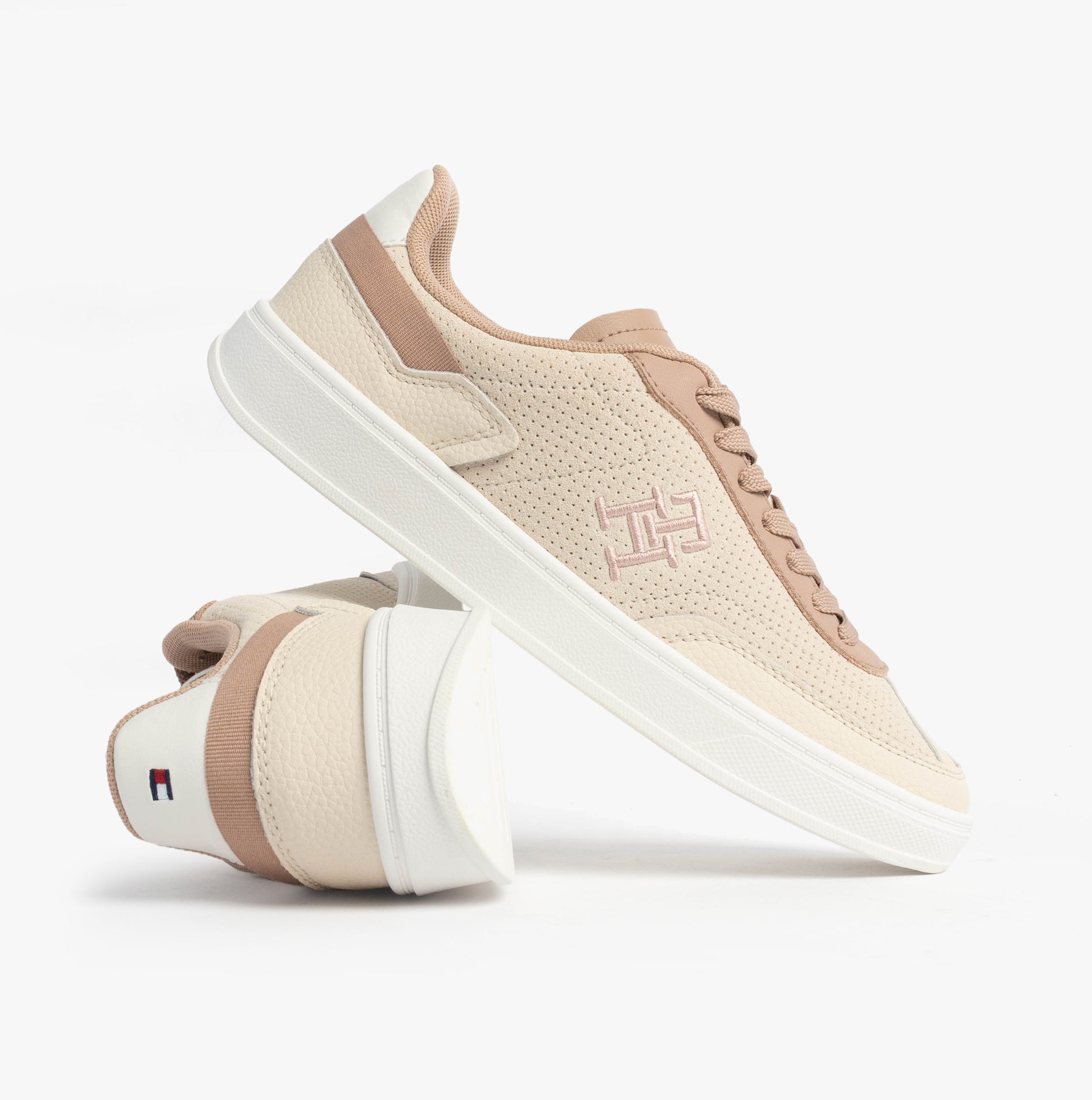 Tommy Hilfiger TH MONOGRAM Trainer Womens Trainers Muslin/Claystone side view and angled perspective on white background.