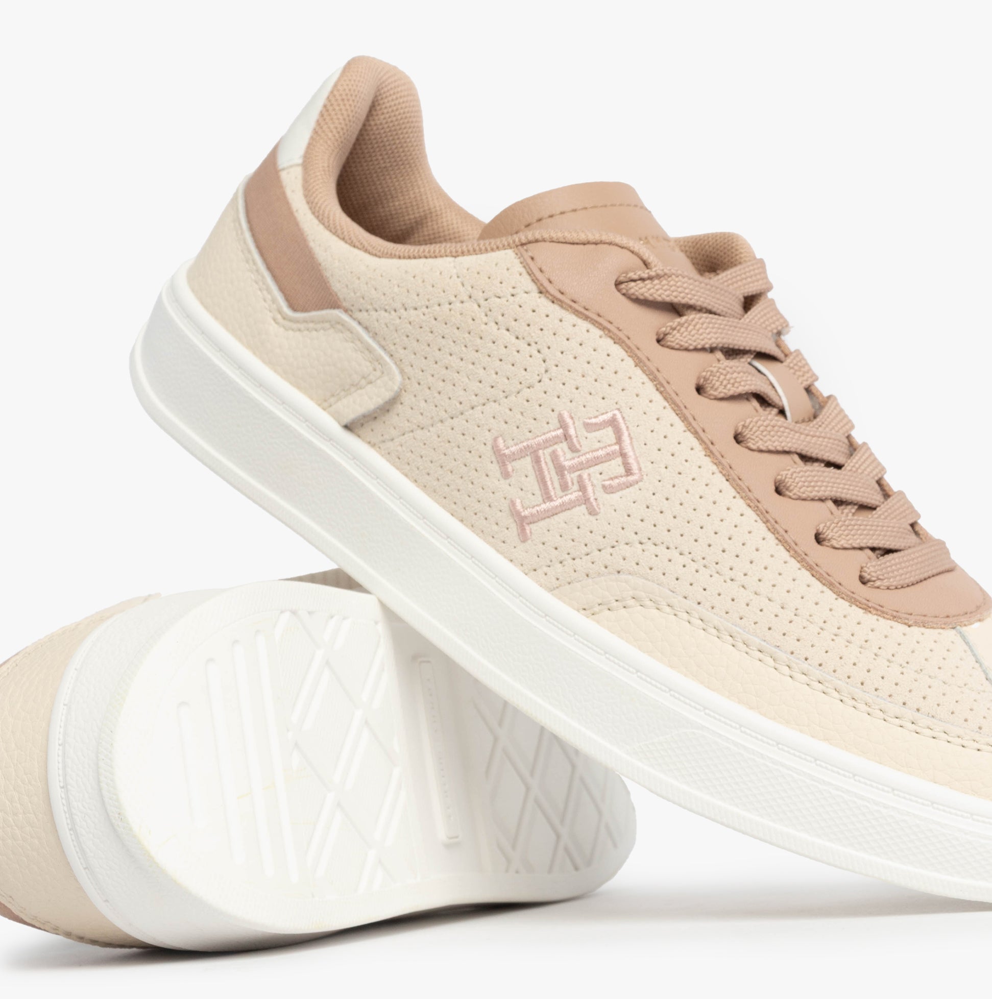 Tommy Hilfiger TH MONOGRAM Trainer Womens Trainers Muslin/Claystone side view featuring beige leather and textile upper.