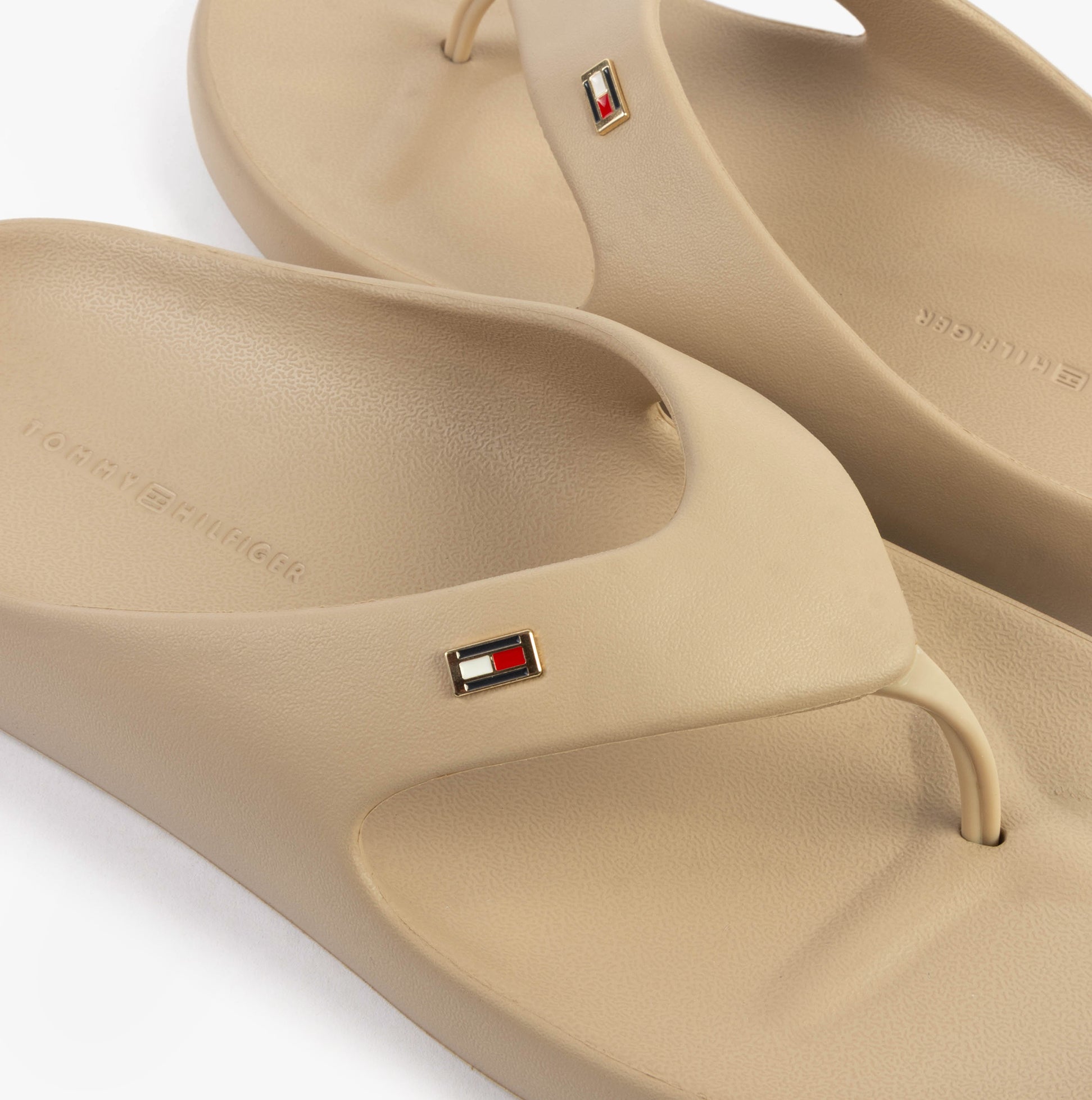 Tommy Hilfiger ENAMEL FLAG CONTOURED Womens Sandals Horseradish front view showcasing EVA upper with emblem detail.