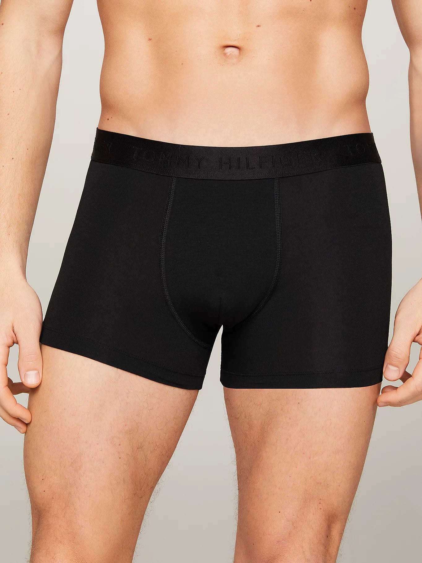 Tommy Hilfiger EVERYDAY LUXE Mens 3 -Pack Trunks Black, front view showing elasticated waistband and fitted design.