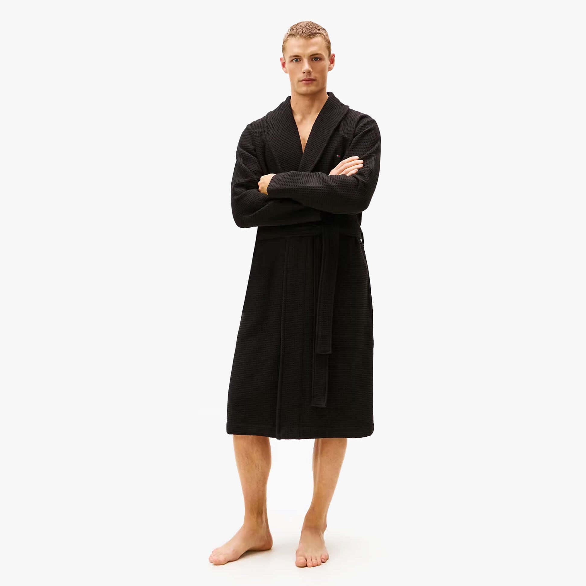 Tommy Hilfiger WAFFLE BATHROBE Mens Bathrobes Black front view, relaxed fit, 100% cotton, long sleeve
