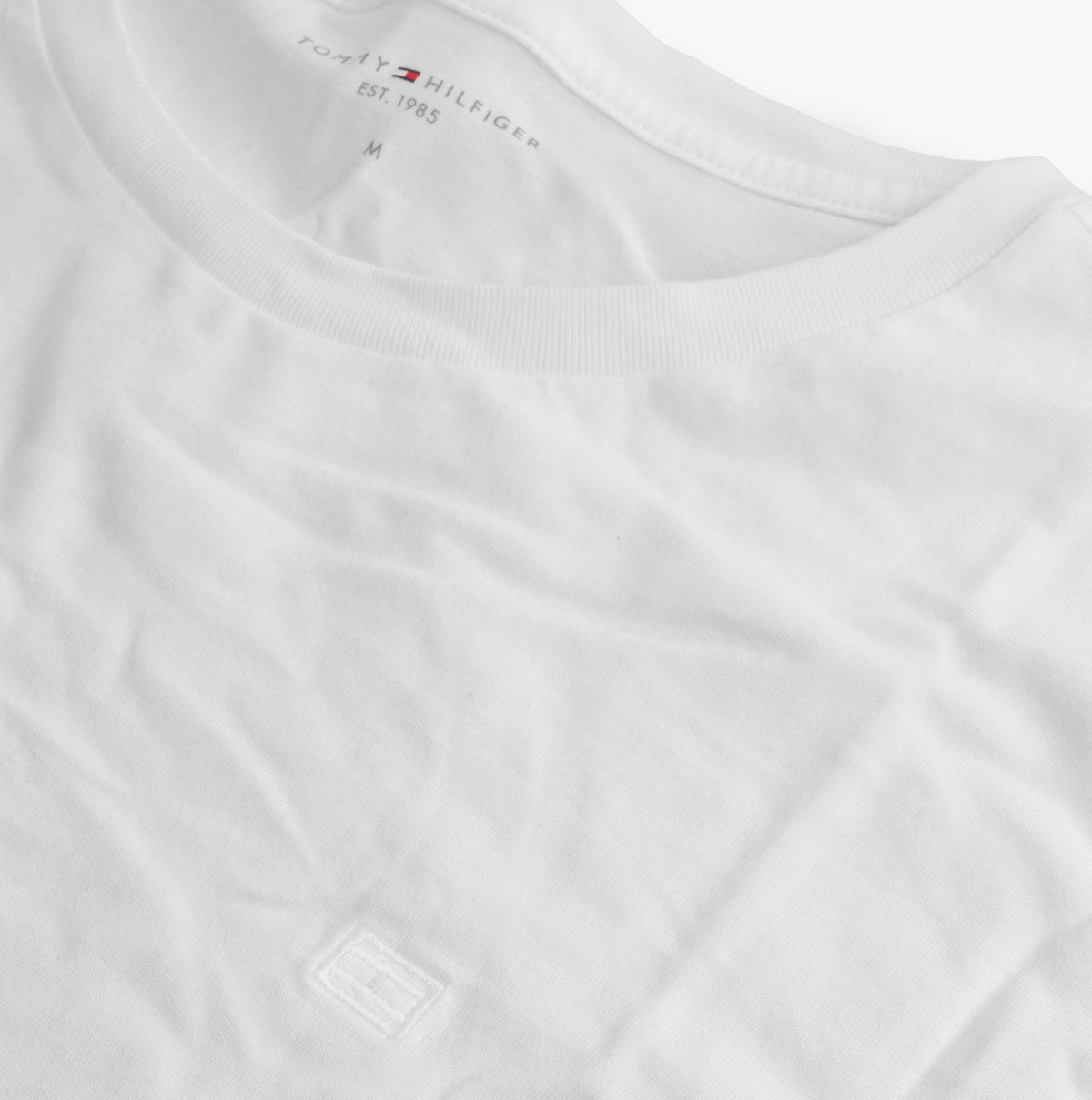 Tommy Hilfiger SS TEE Mens 3-Pack T-Shirts White detail view of fabric texture and logo