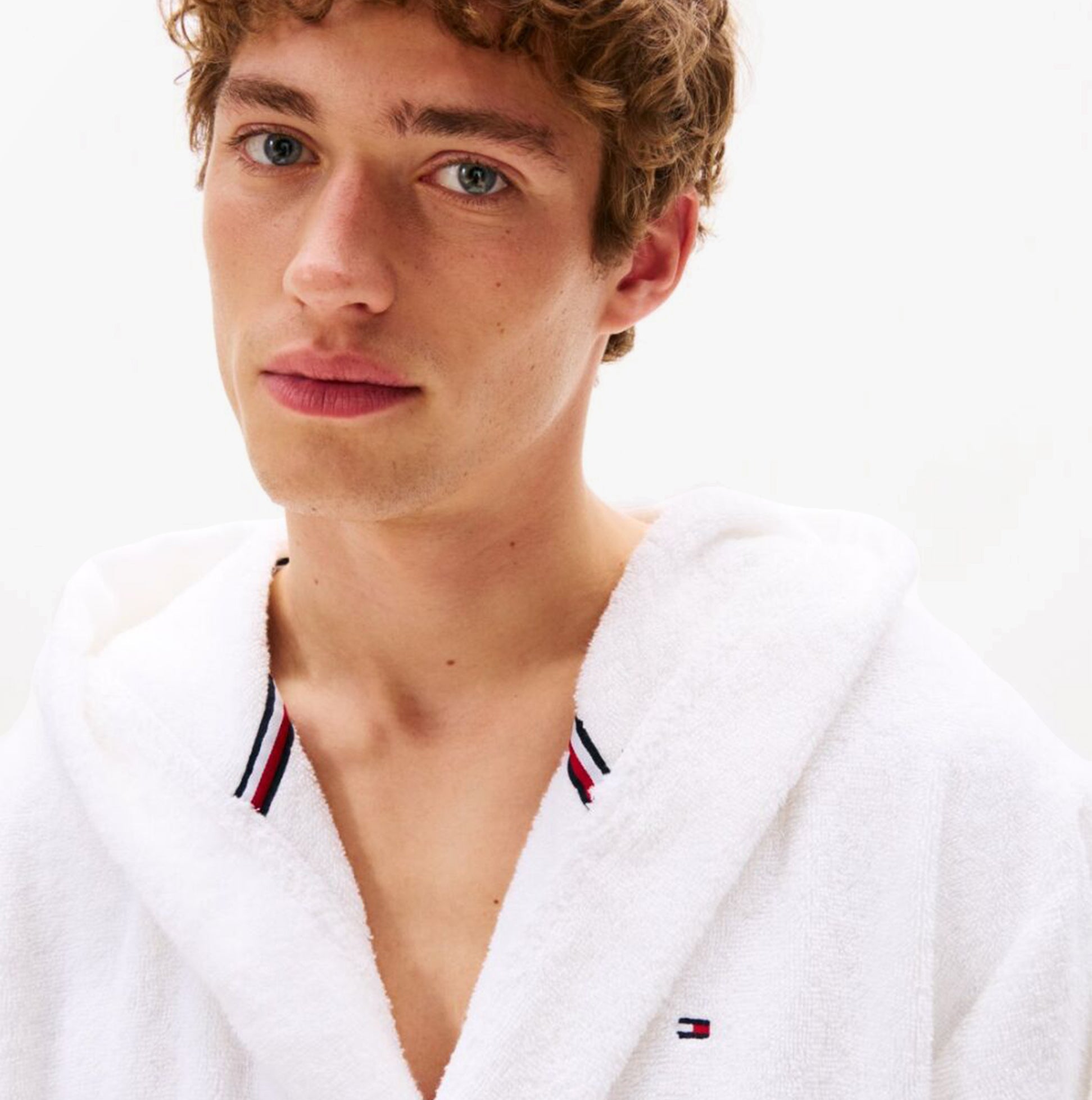 Tommy Hilfiger HOODED TOWELLING ROBE Mens Optic White front view showing hood and neckline details.
