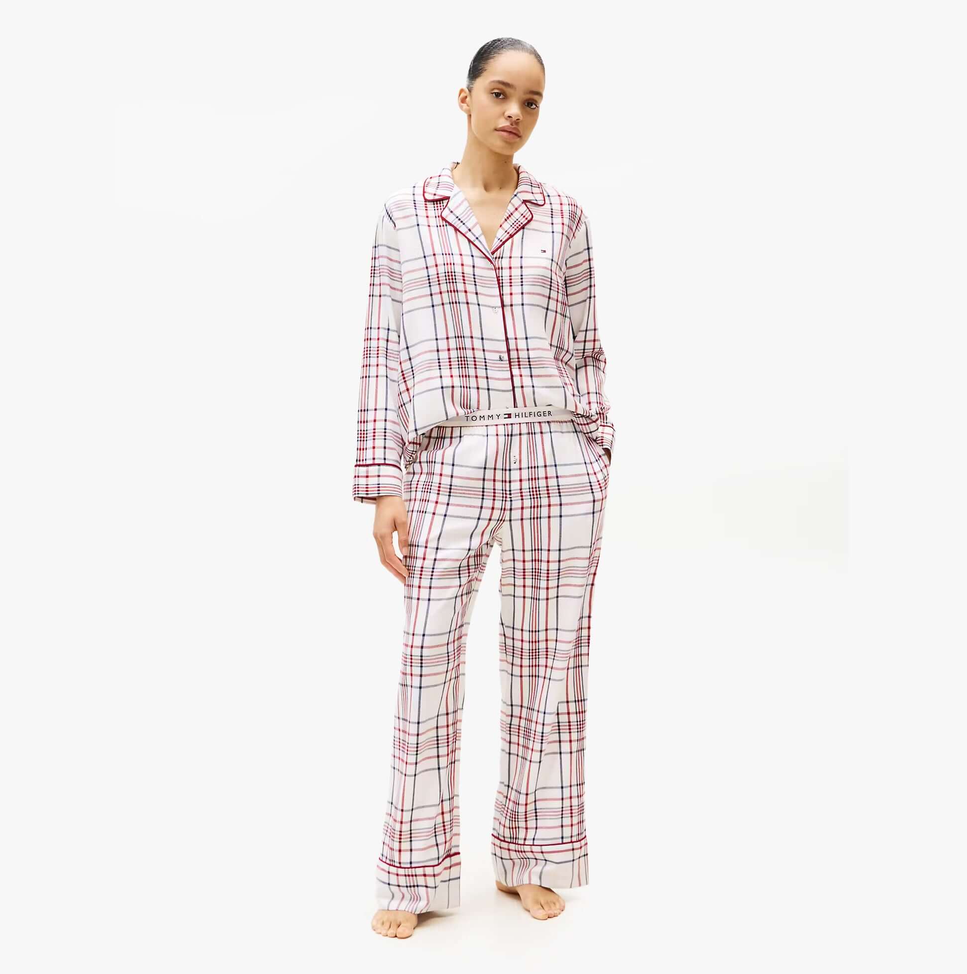 Tommy Hilfiger GIFT LS FLNL SHIRT S Womens Pyjama Set City Plaid Ivory Silk front view, showcasing stylish plaid design.