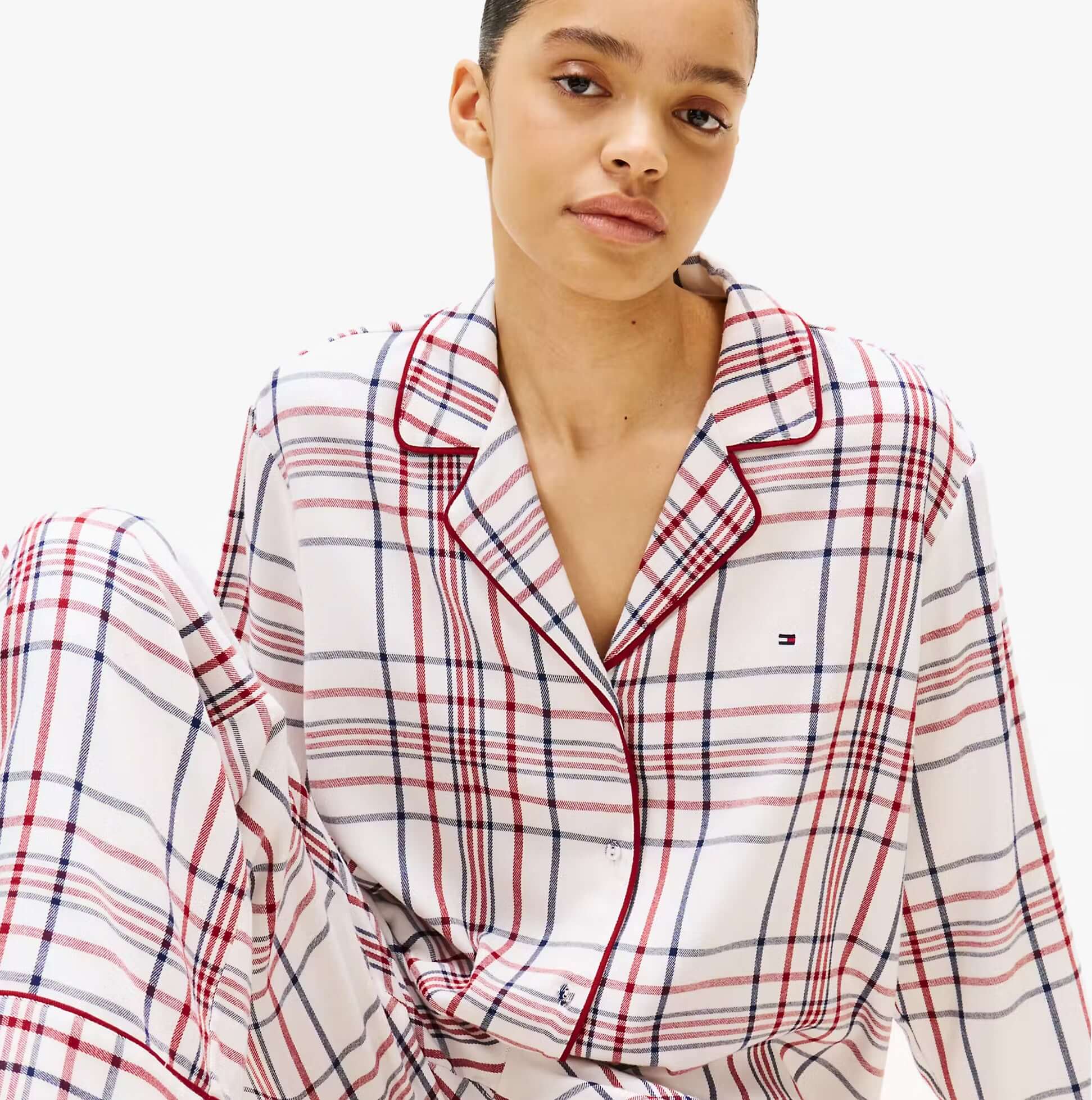 Tommy Hilfiger GIFT LS FLNL SHIRT S Womens Pyjama Set City Plaid Ivory Silk front view model wearing plaid shirt
