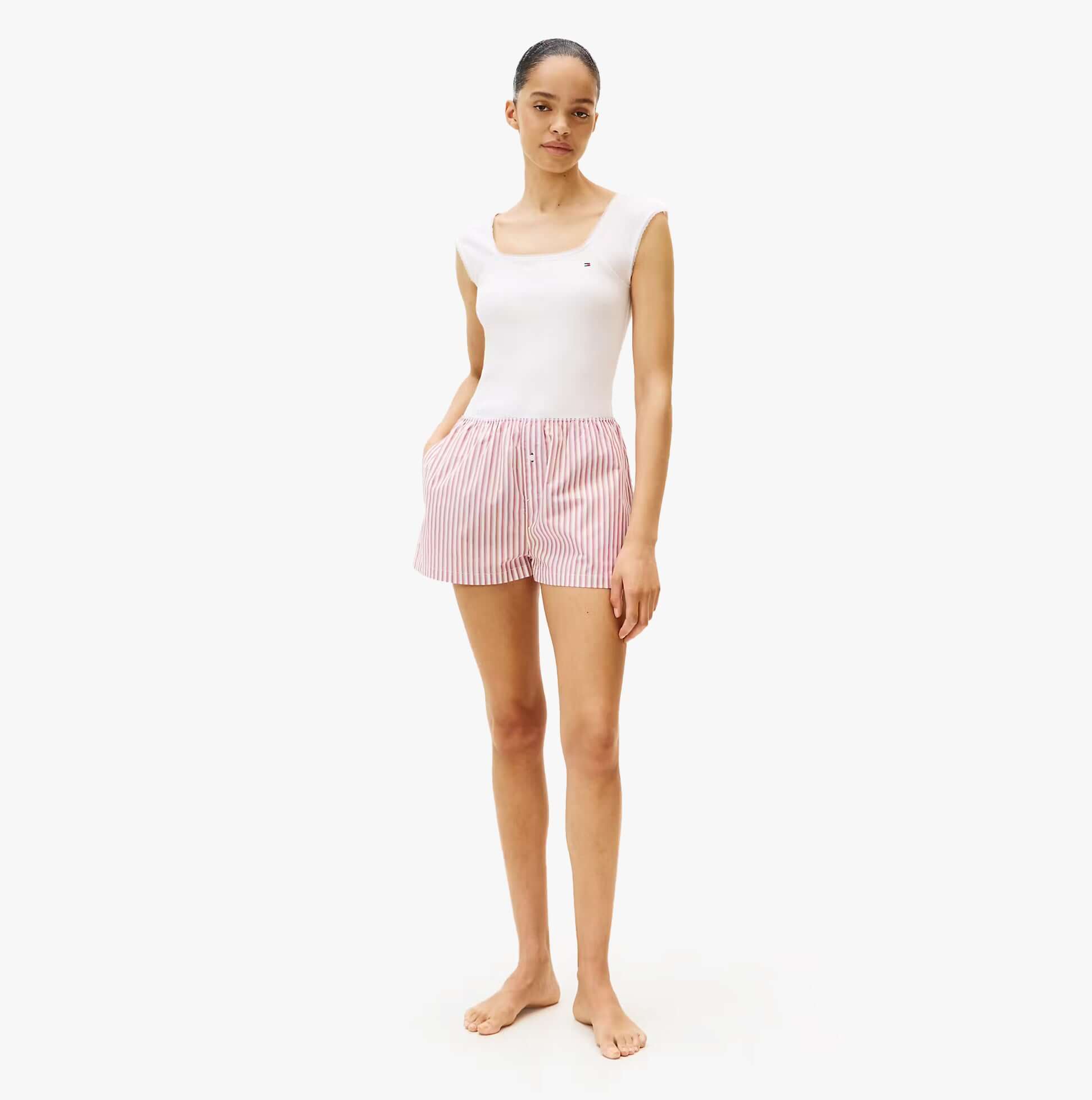Tommy Hilfiger GIFT PNTLLE POPLIN S Womens Shorts Multicoloured front view on model with casual top.