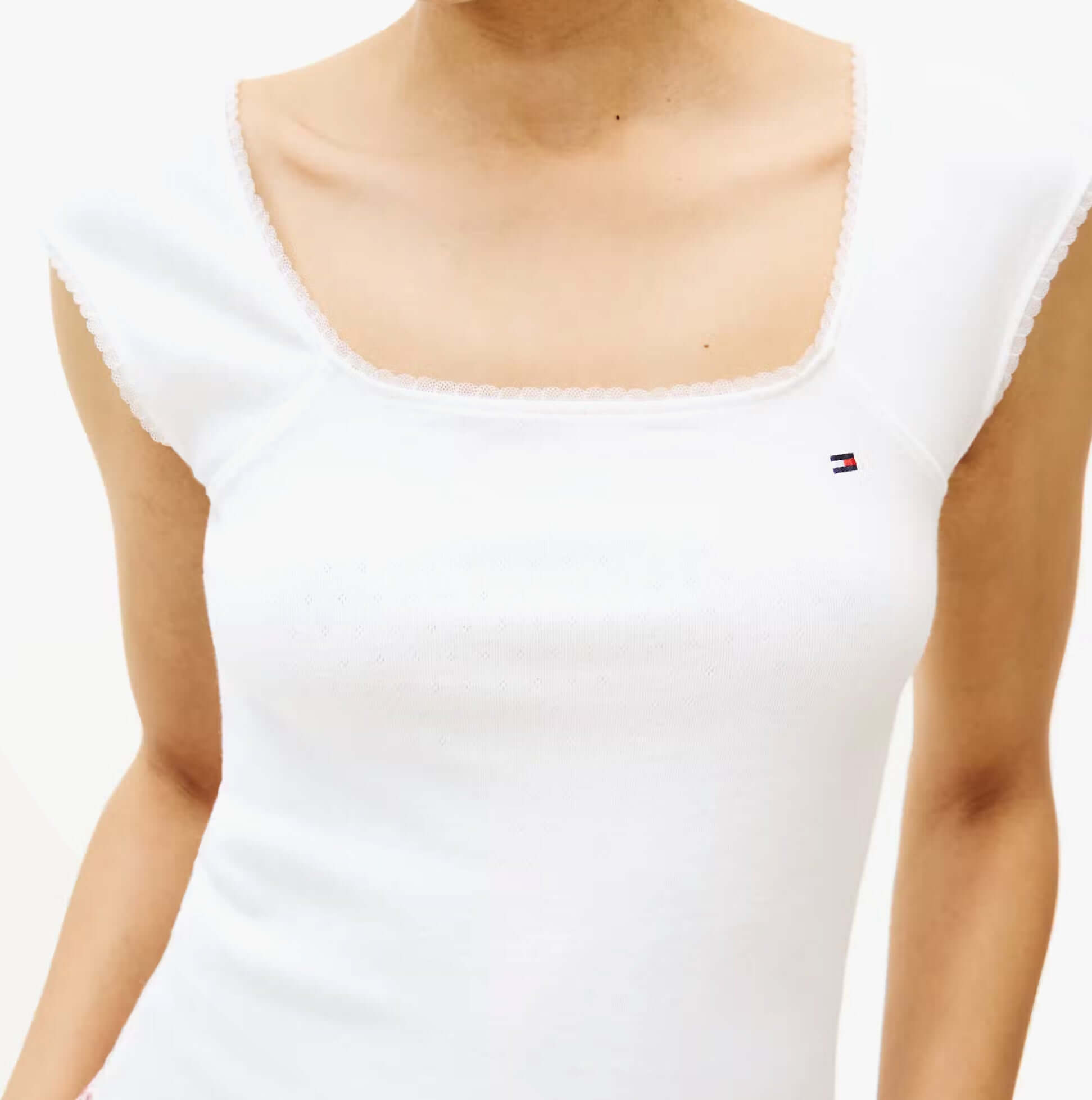 Tommy Hilfiger GIFT PNTLLE POPLIN S Womens Shorts Multicoloured front view on model, featuring a stylish design and logo.