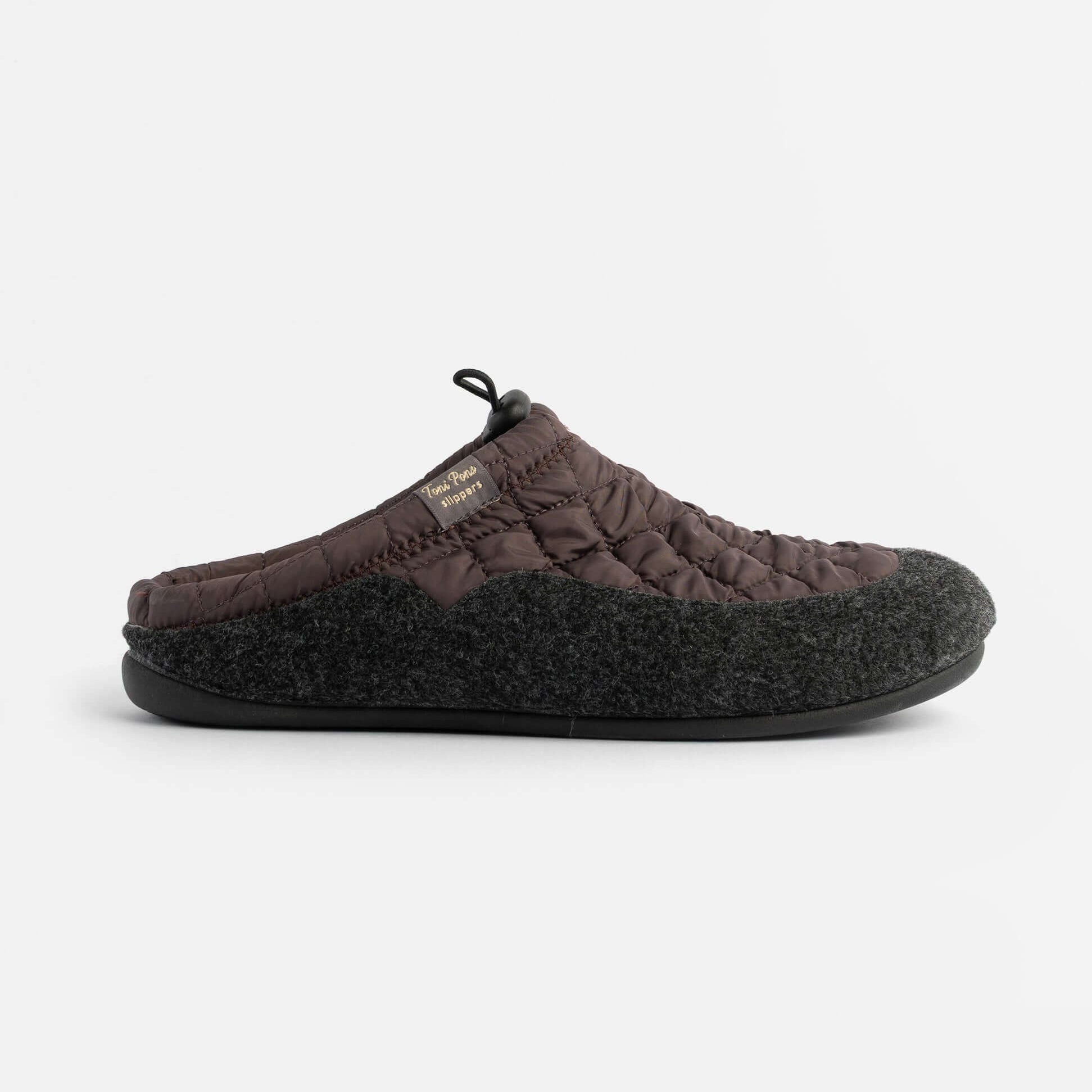 Toni Pons NADIR-UM Mens Mule Slippers Pruna Wine side view with quilted upper and soft felt base.