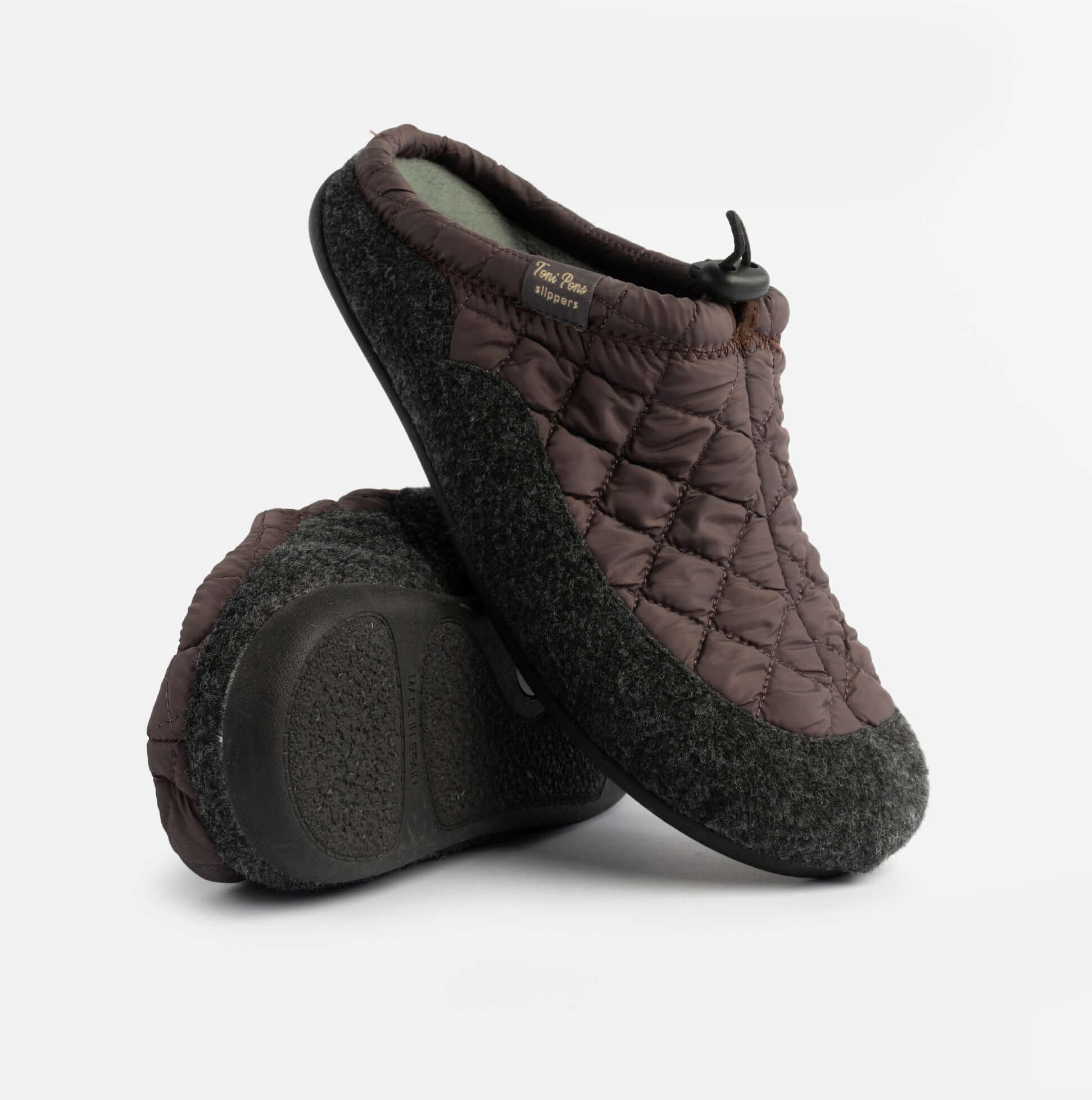 Toni Pons NADIR-UM Mens Mule Slippers Pruna Wine side view and angled detail showing quilted design and flexible sole.