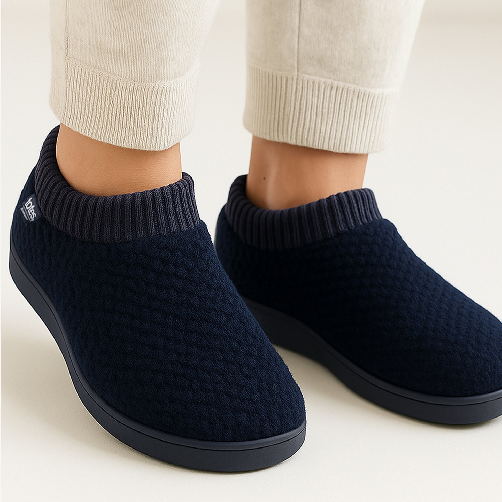 Totes Isotoner POPCORN FULL BACK BOOTIE Womens Slippers Navy side view with a knitted collar and comfortable sole
